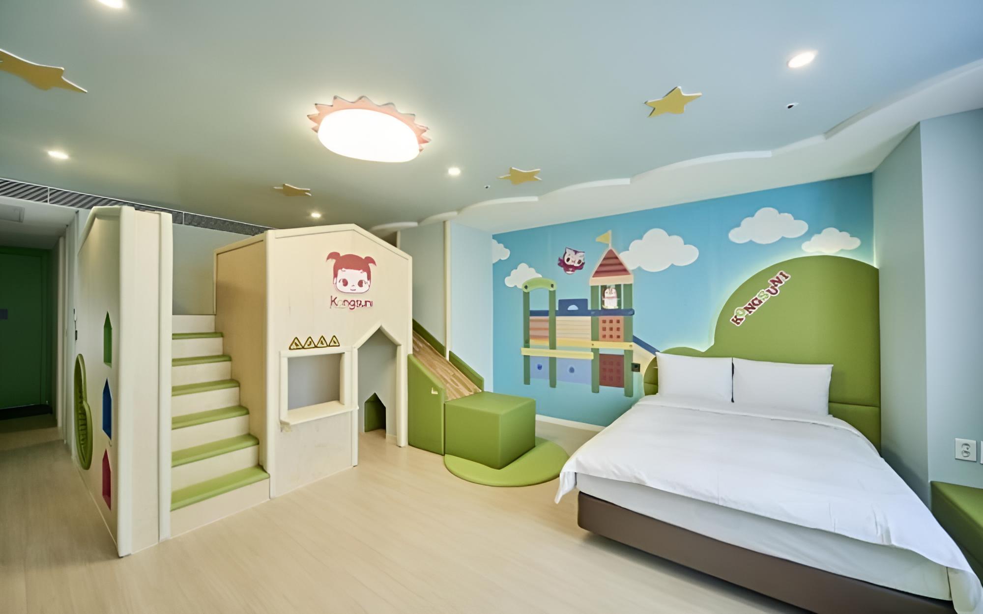 Room (Kongsuni Family (Character Room Room )