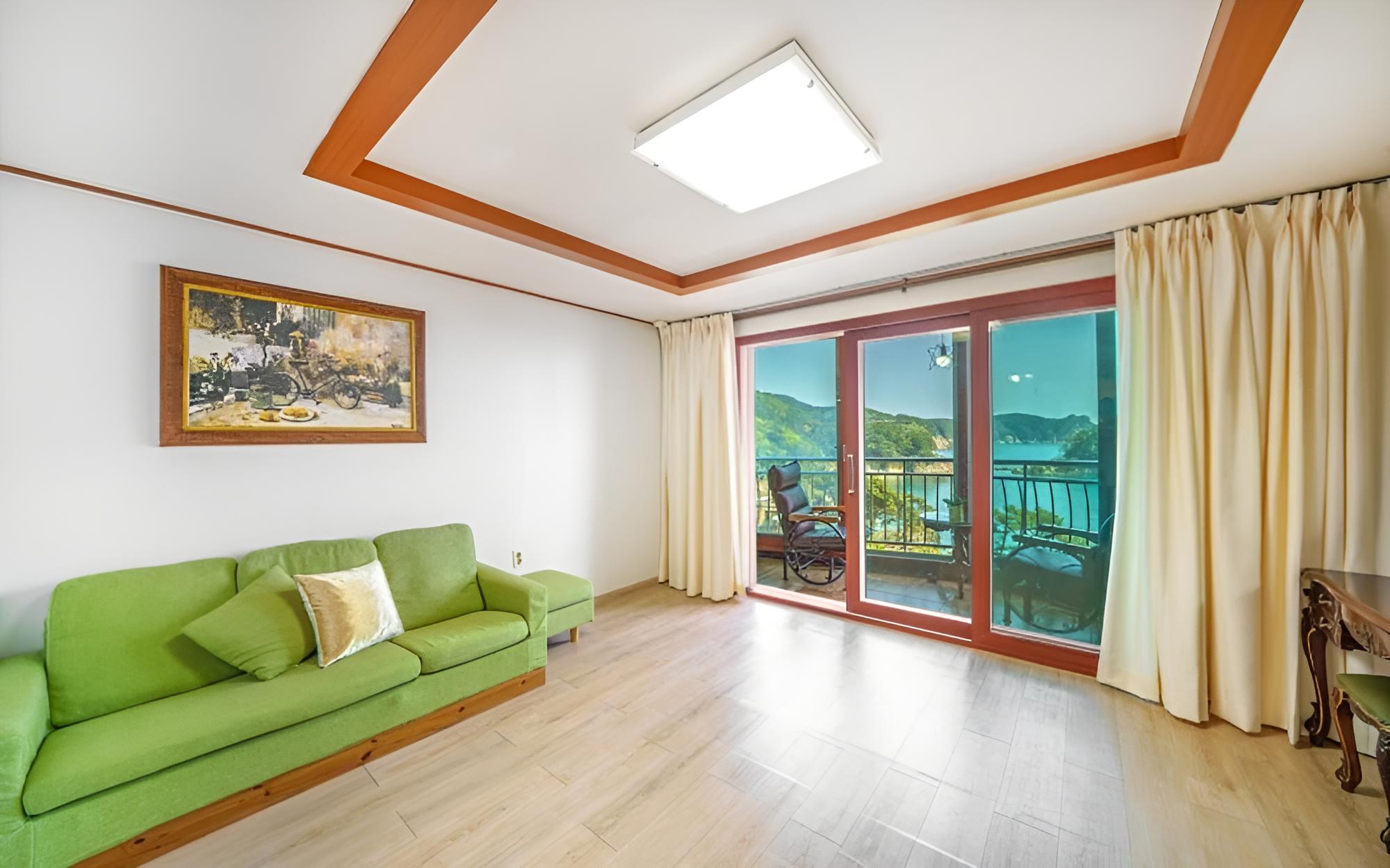 Room (Gold Building 201 (Ocean View))