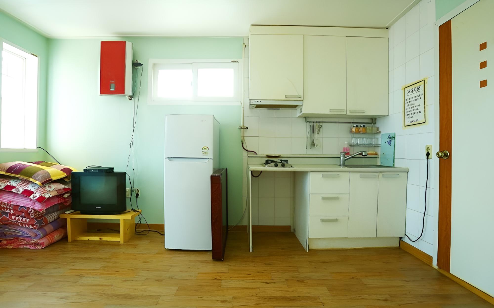 Room (Starlight Sound (2F))