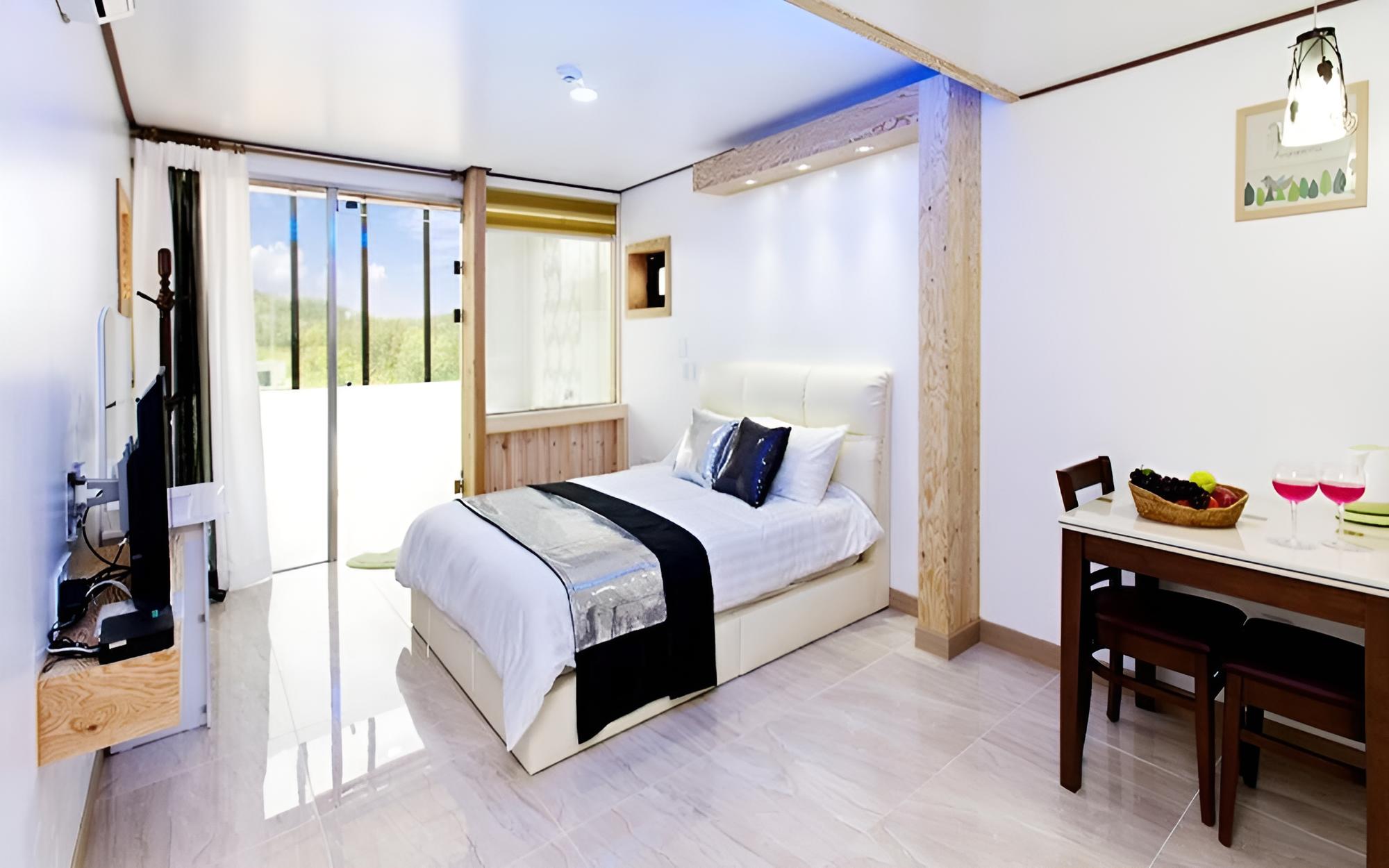 Room (302 (spa))