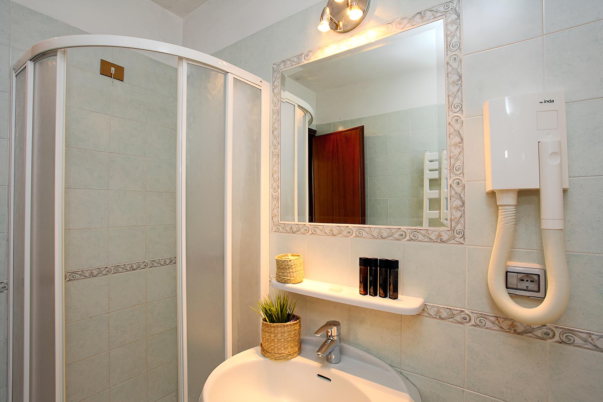Double or Twin Room, Shared Bathroom