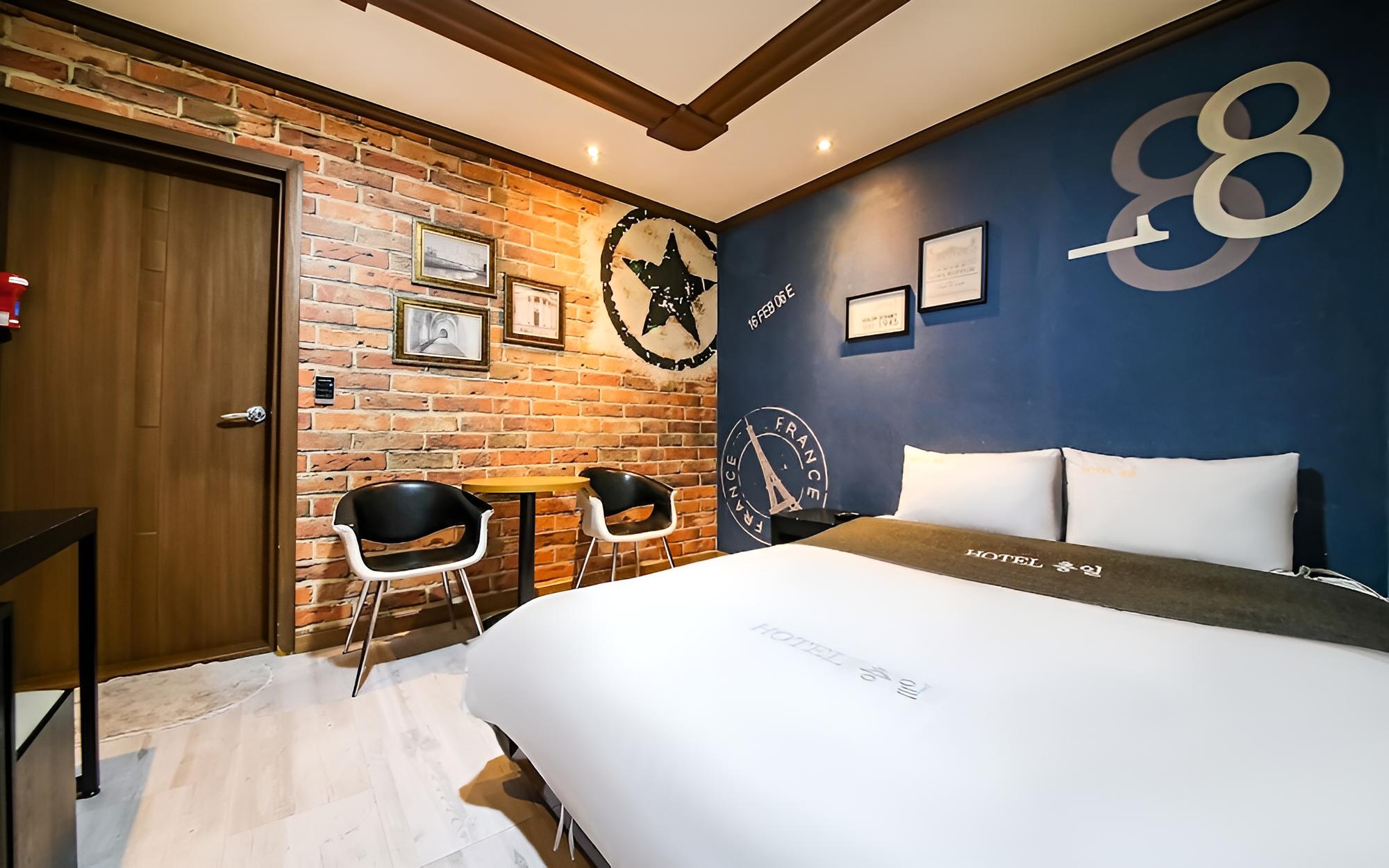 Room (Standard Room) - Photo 4