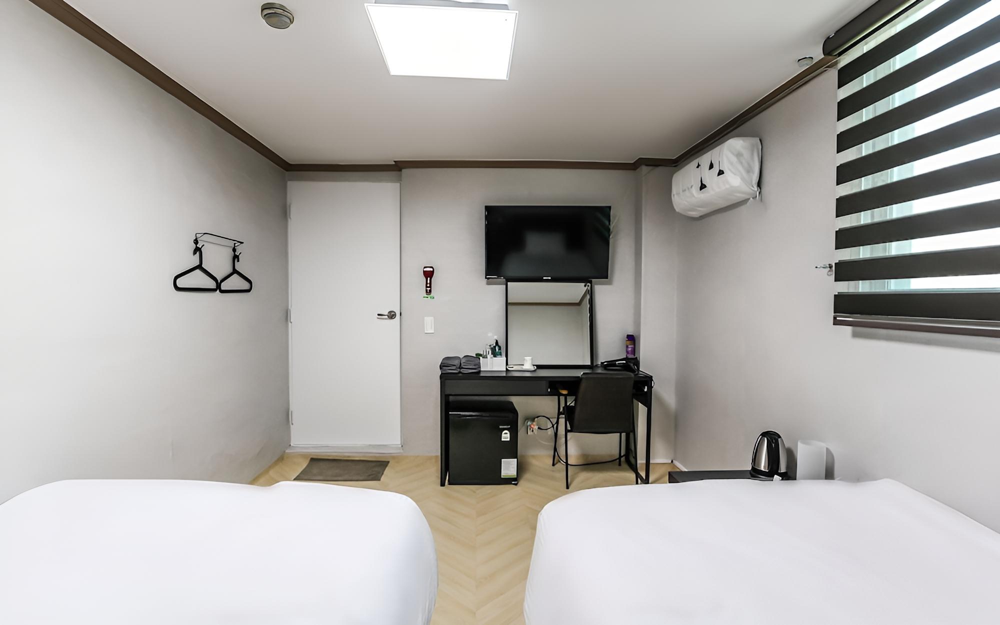 Room (Twin Room (Please confirm with the co) photo 2