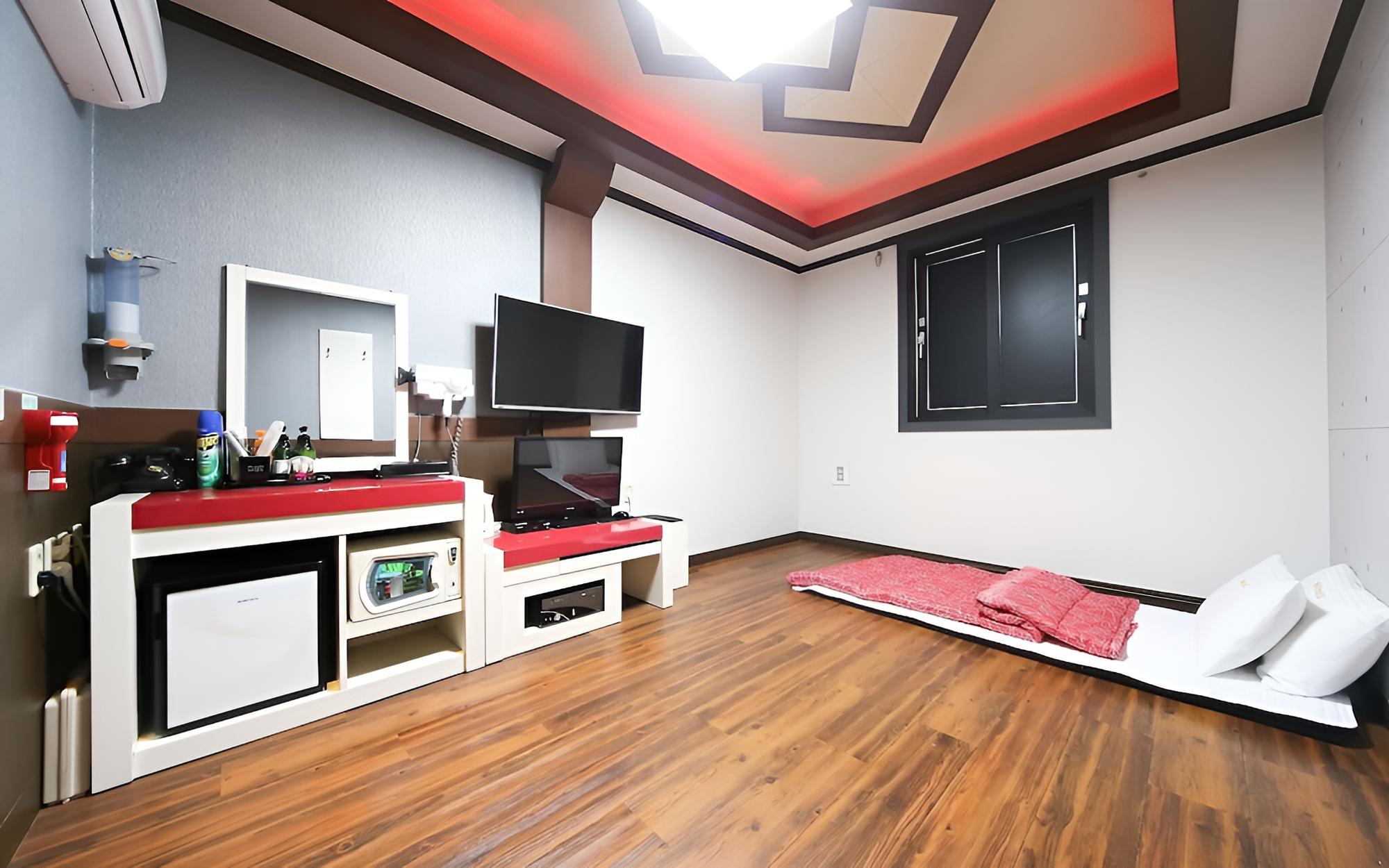 Room (Ondol room)