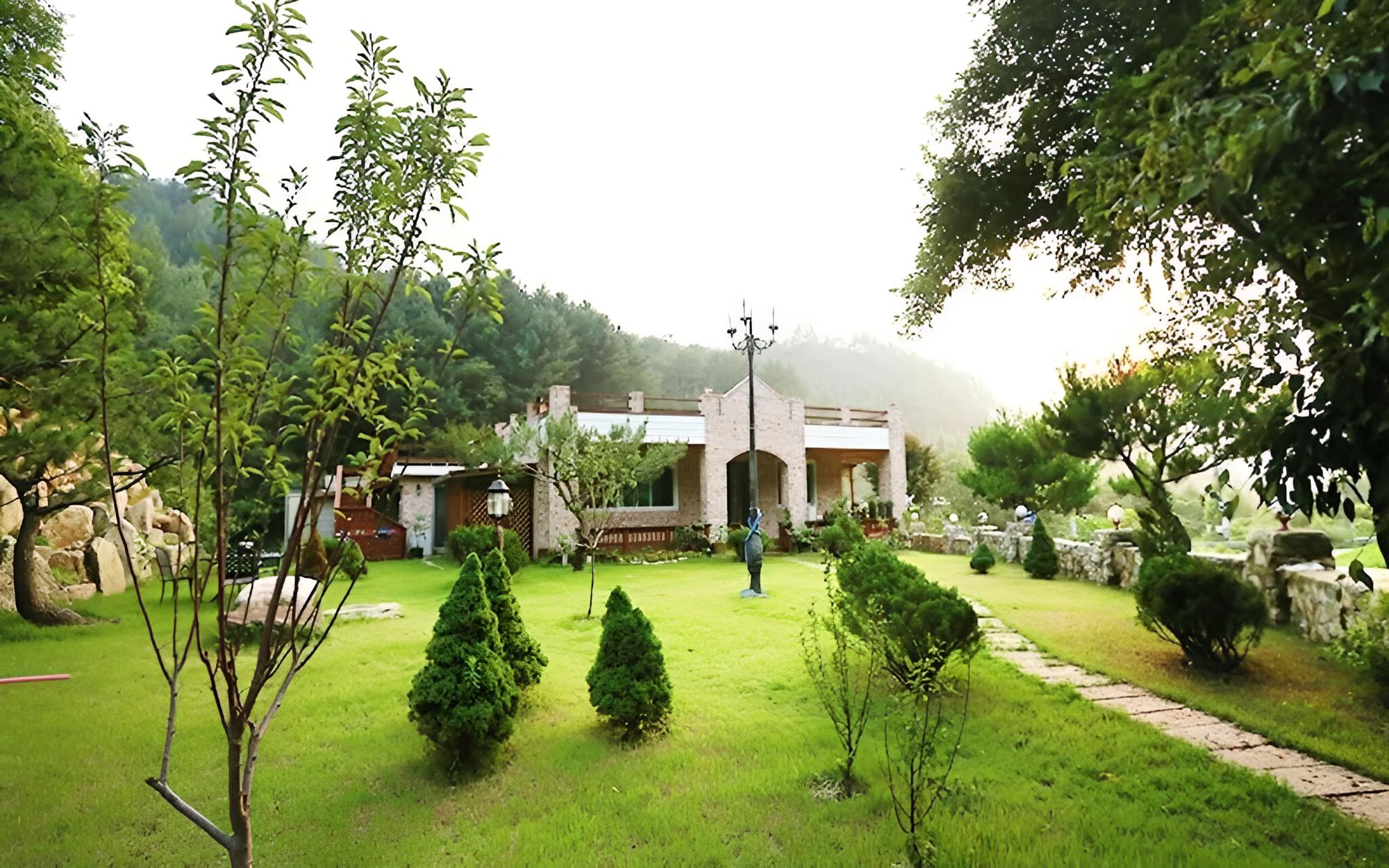 Room (Villa (Unshared House))