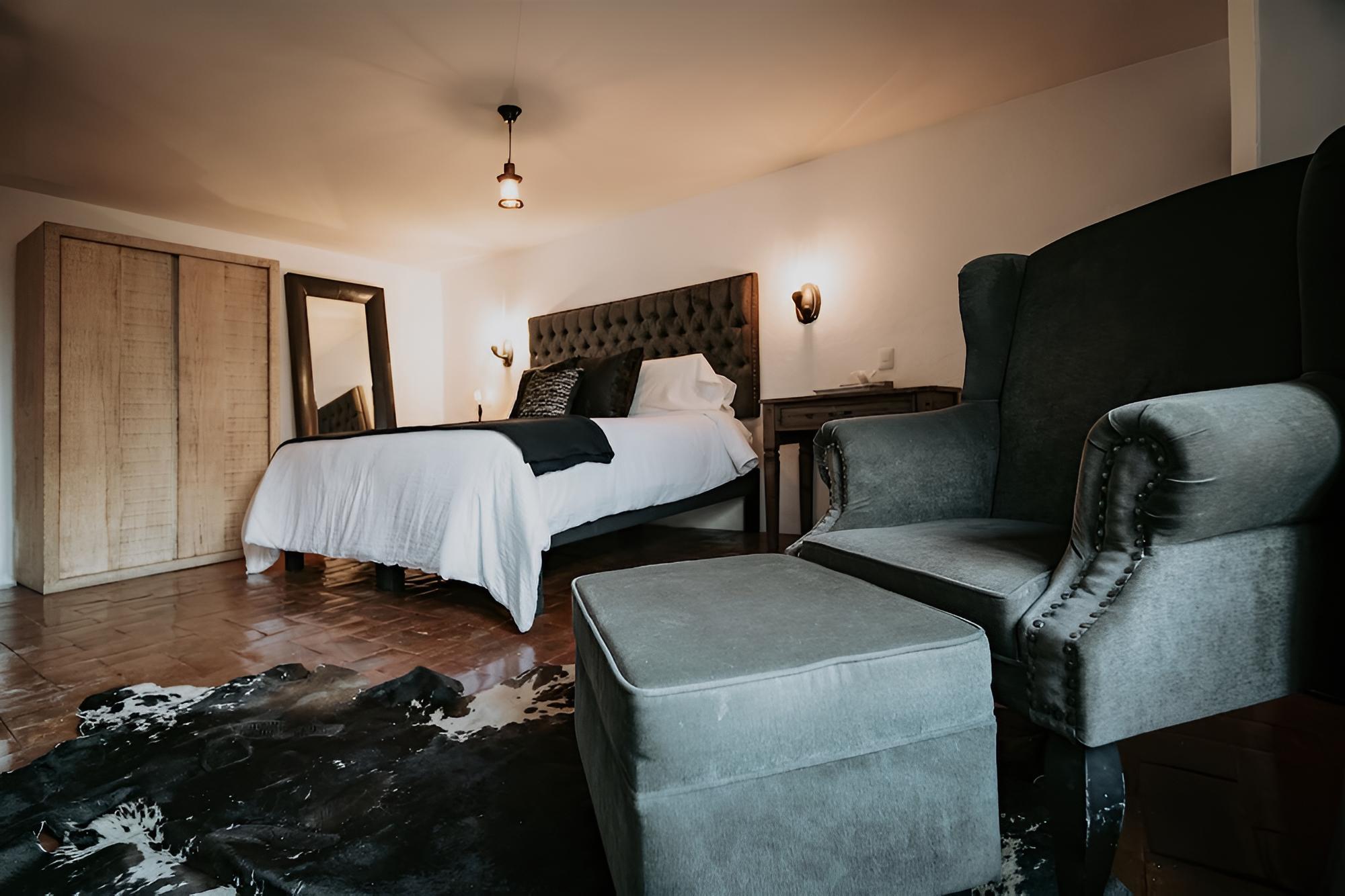 Deluxe Studio Suite