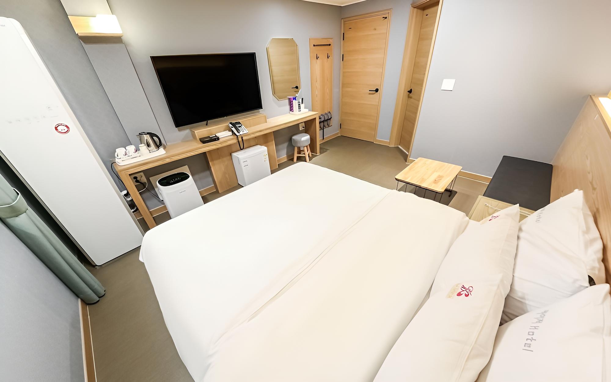 Room (Standard King (equipped with Ace Bed-) - Photo 2