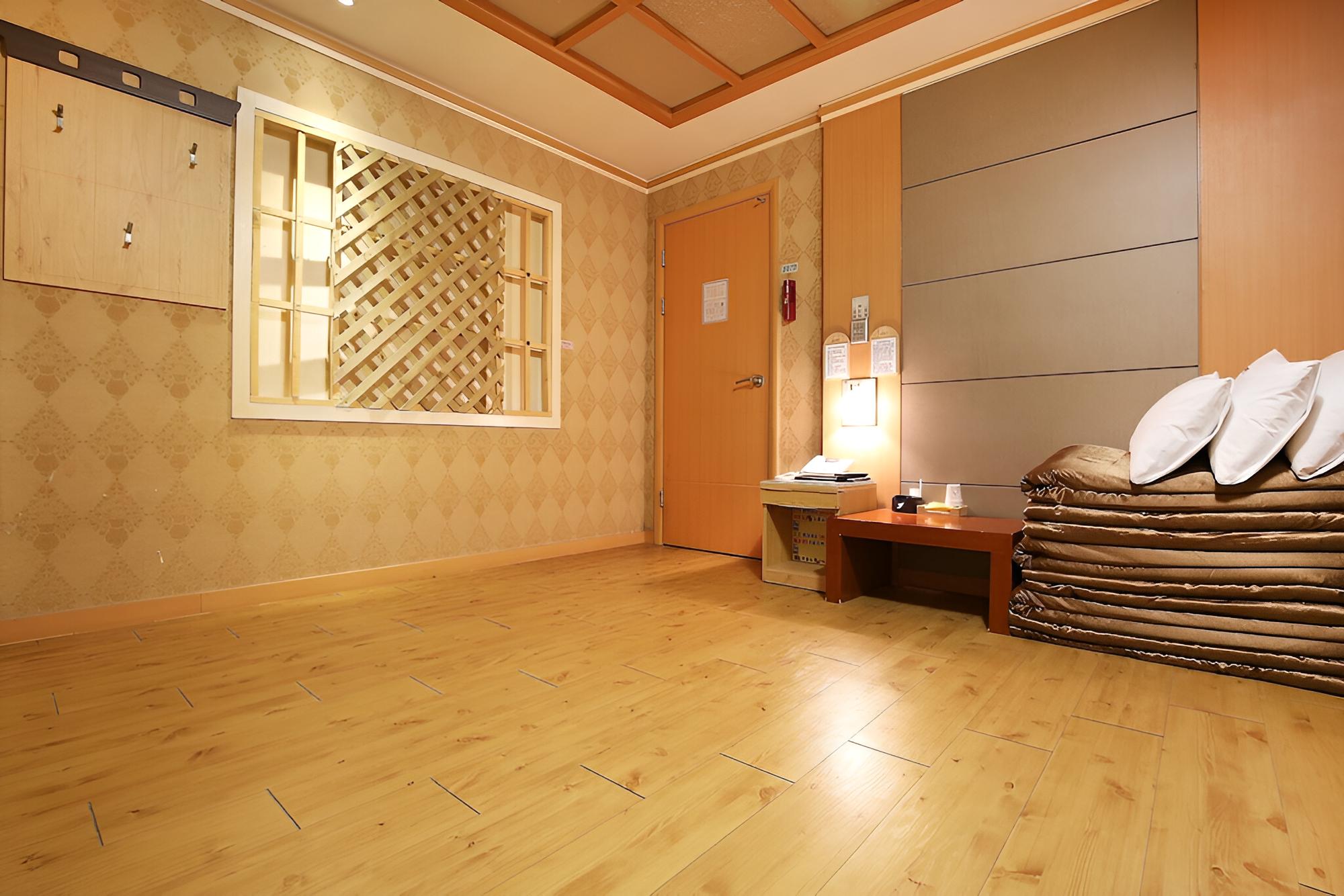 Room (On-dol) - Photo 2
