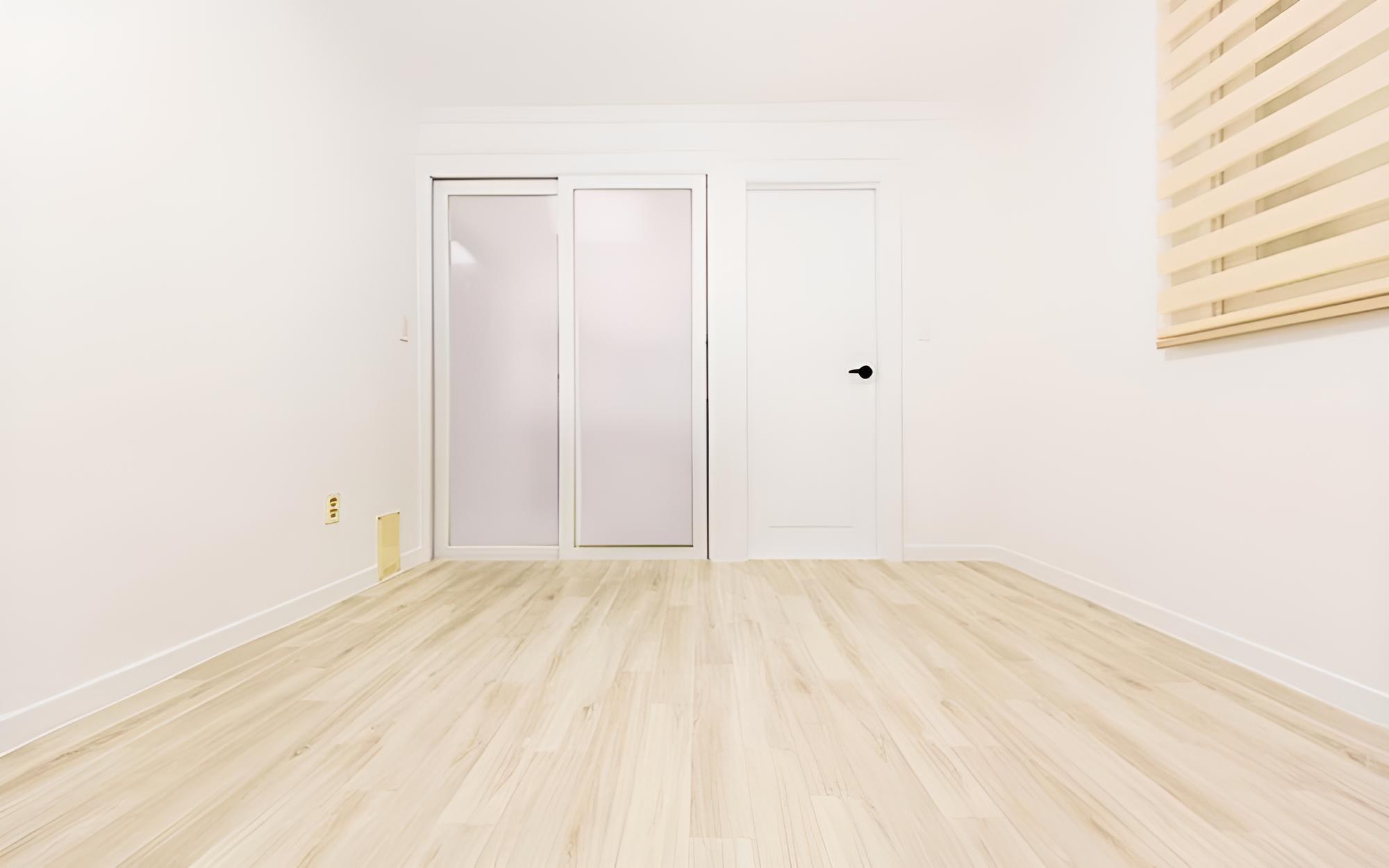 Room ((Small) Ondol Room 305)