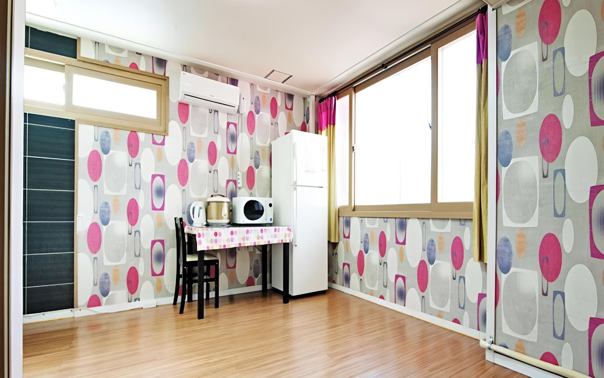 Room (Dandelion (Ondol))
