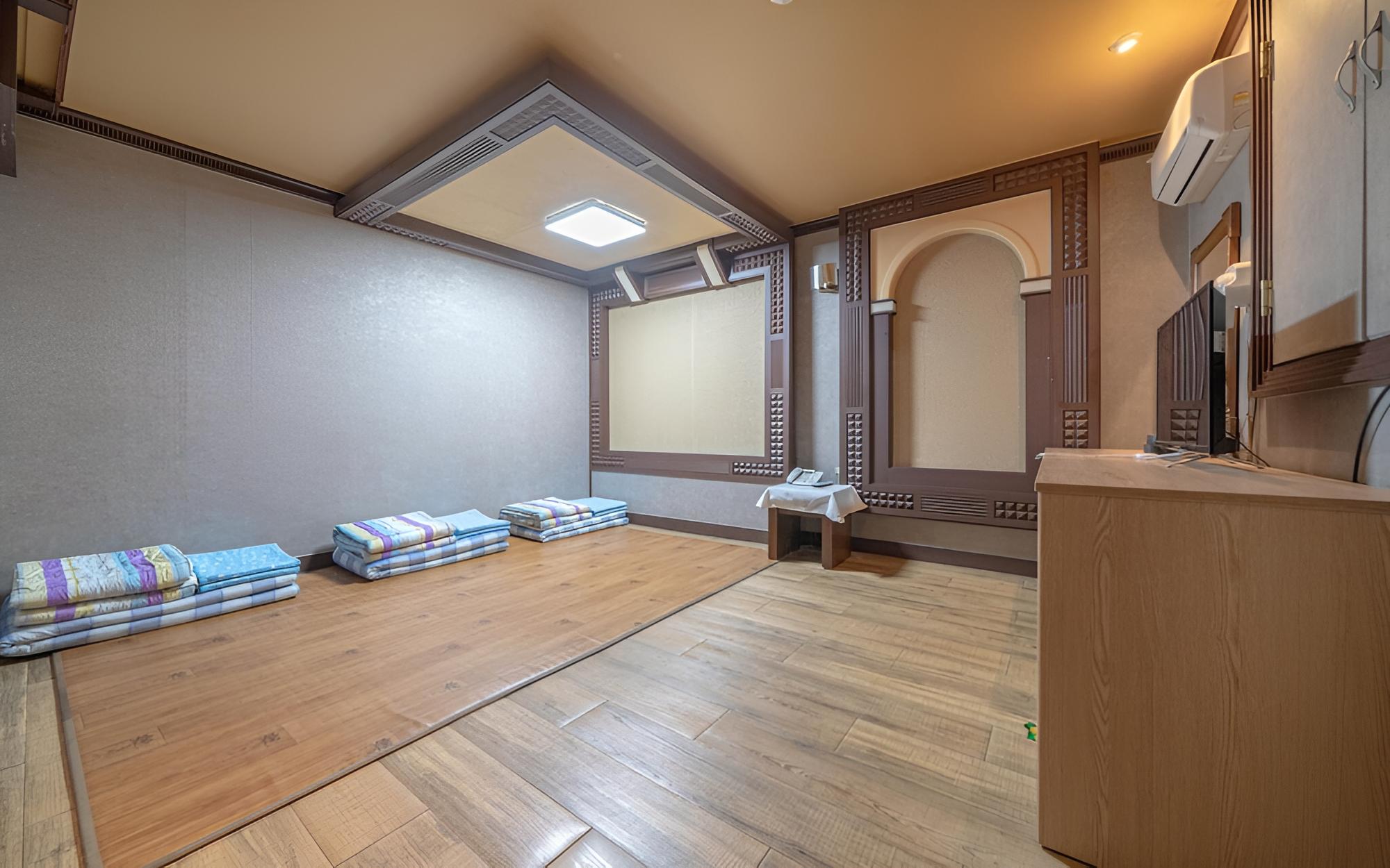 Room (Special Room (Ondol / Additional char) - Photo 2