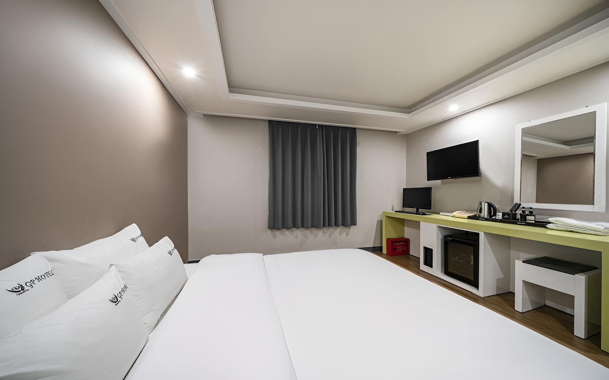 Room (VIP (Double)) - Photo 3