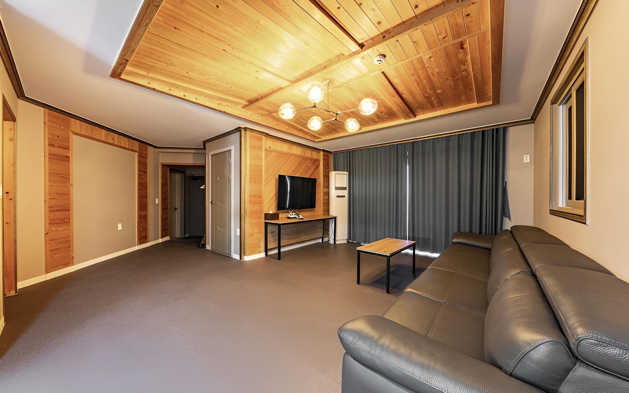 Room (Suite (inquiry about accommodation)) - Photo 7