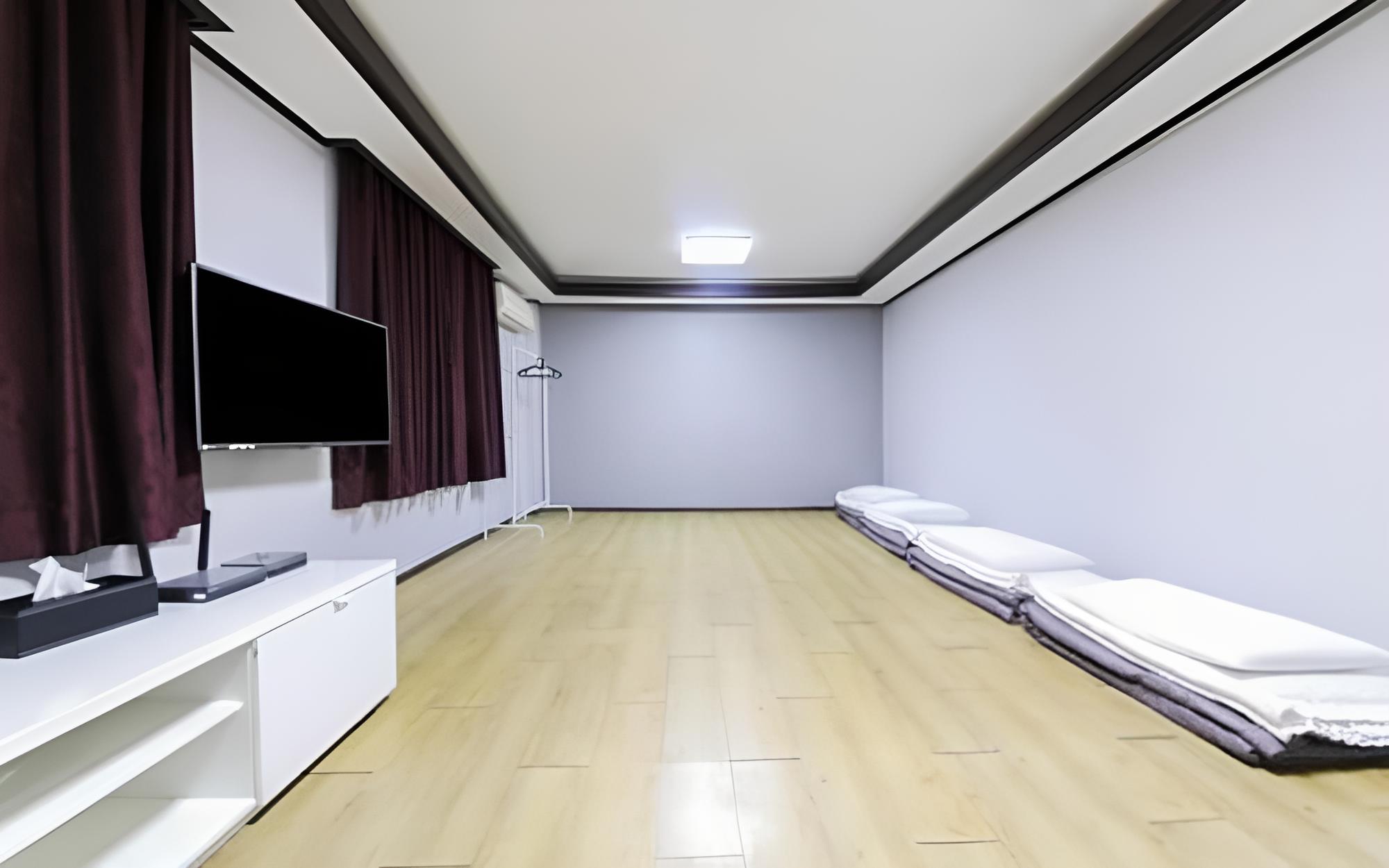 Room (Deluxe-A)