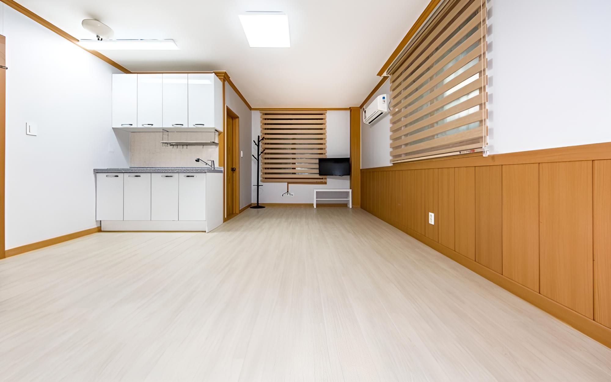 Room (Room 101/Ondol two room (2 bathrooms))