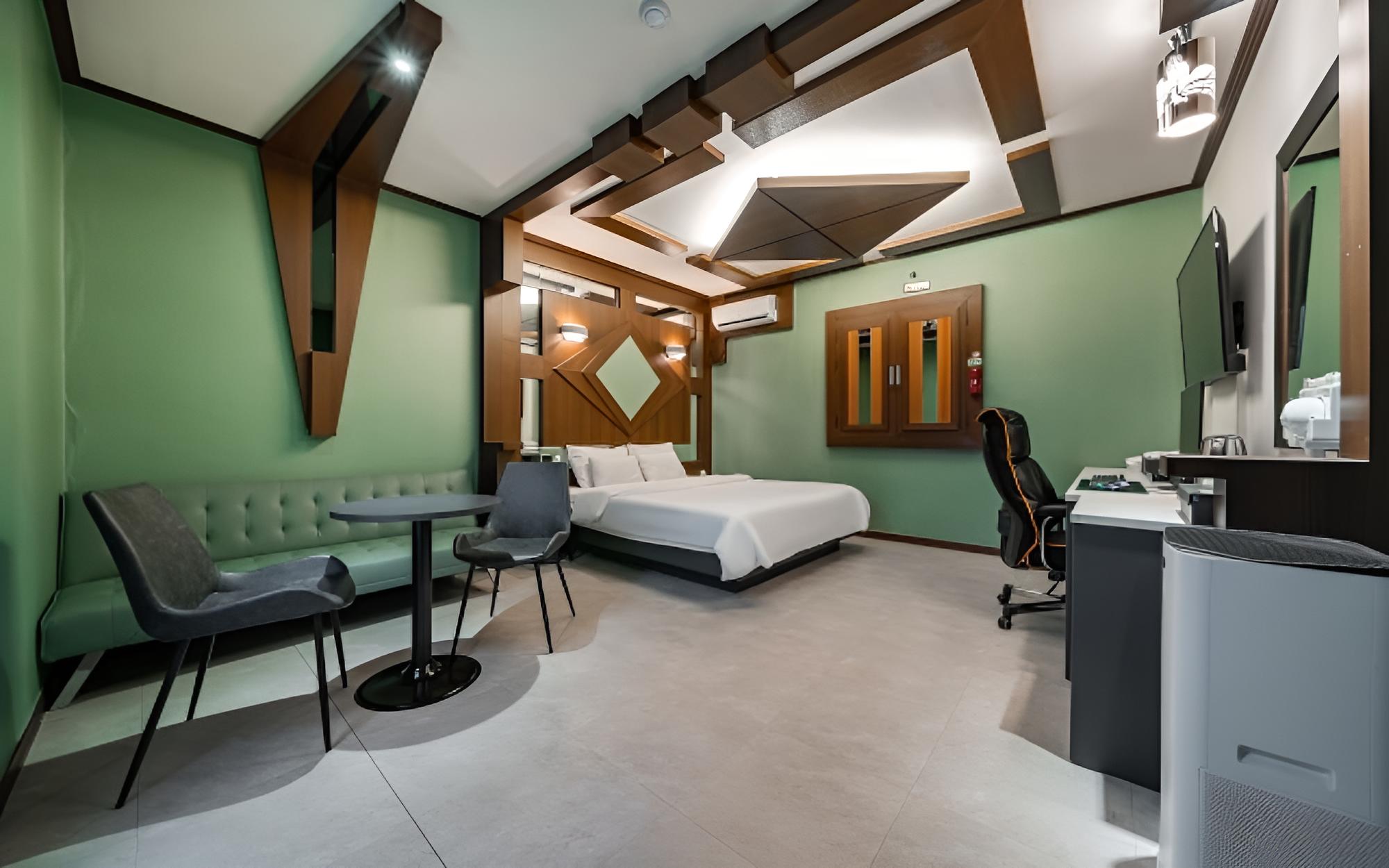 Room (Walkie Special (Random Room OTT))