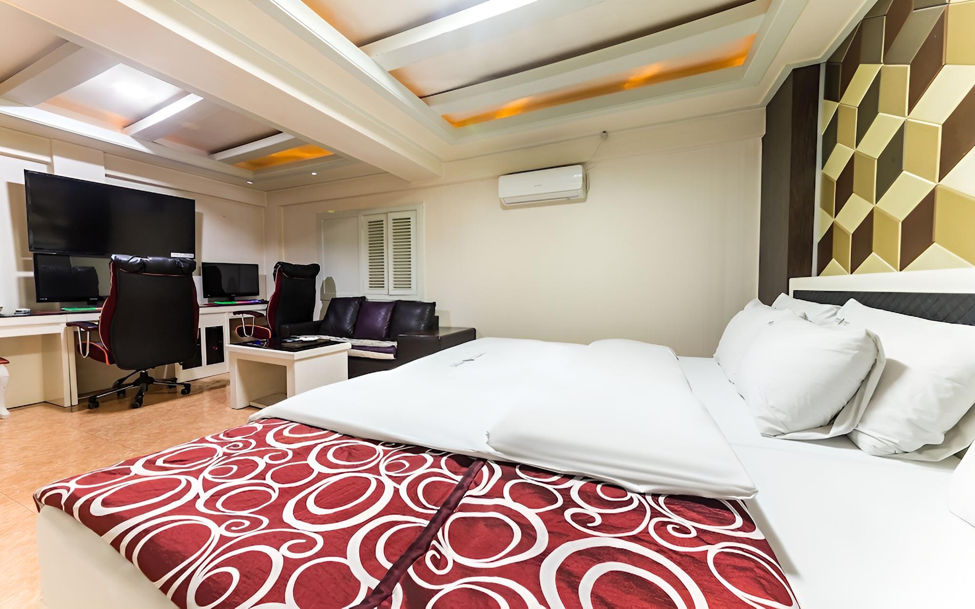 Room (Deluxe room B (twin no hard couple PC)