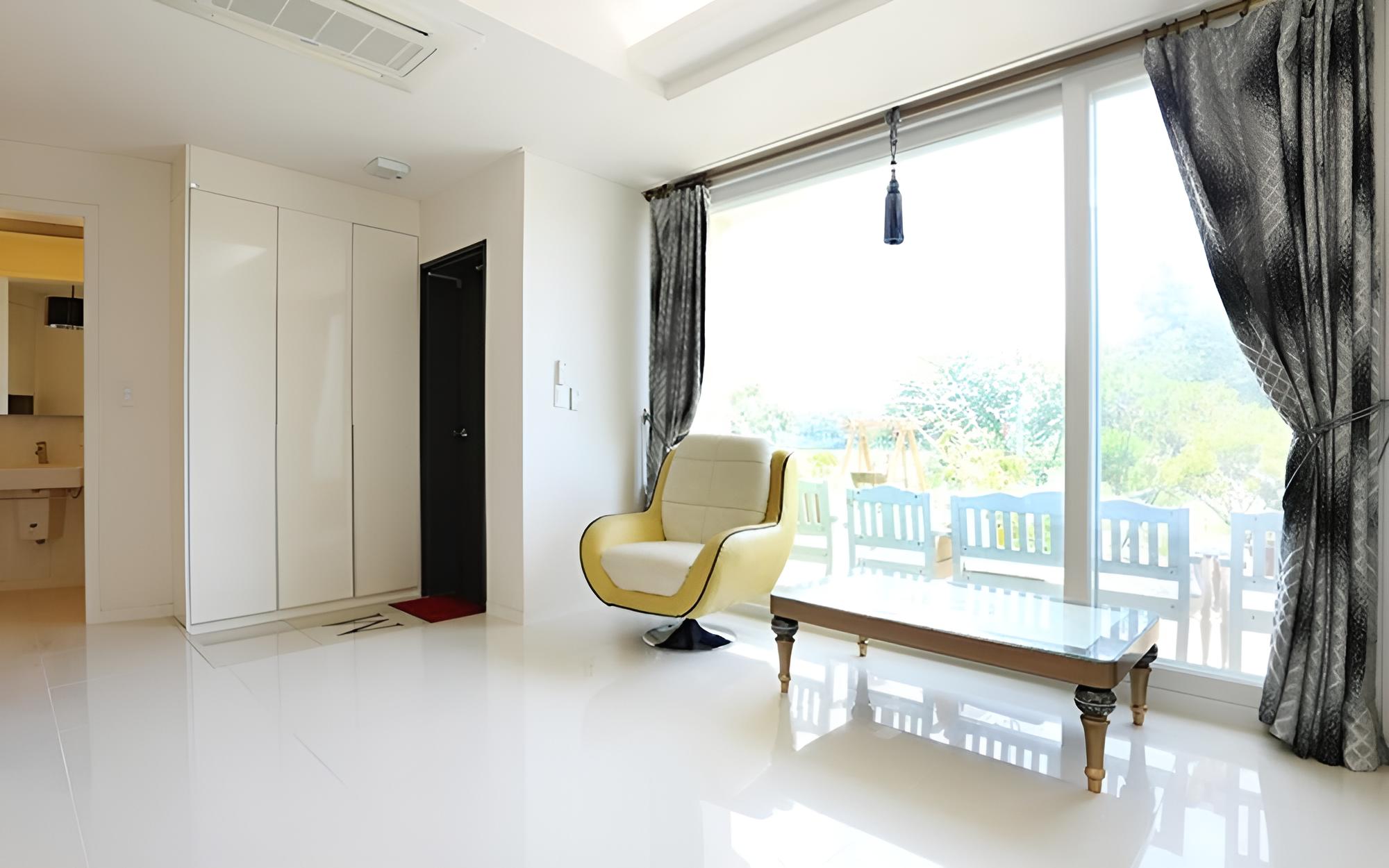 Room (Room 101 (Hee Nokitang))