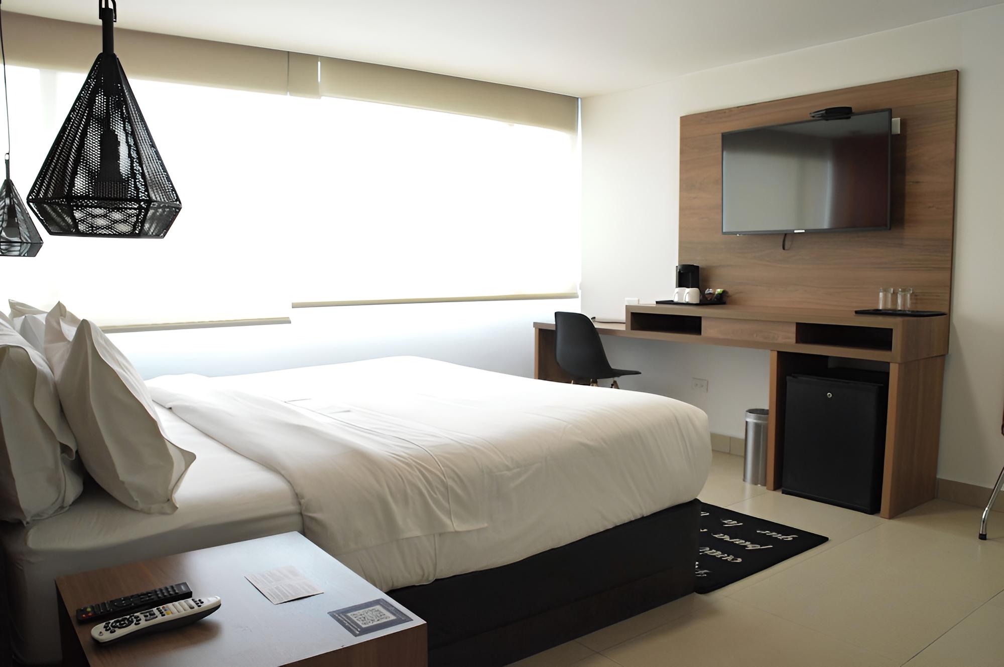Suite, 1 King Bed, Refrigerator, City View (with Single Sofabed)