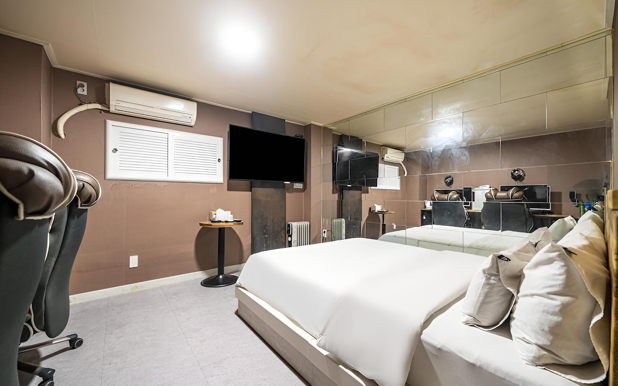Room (Standard room couple car only (1060 5)