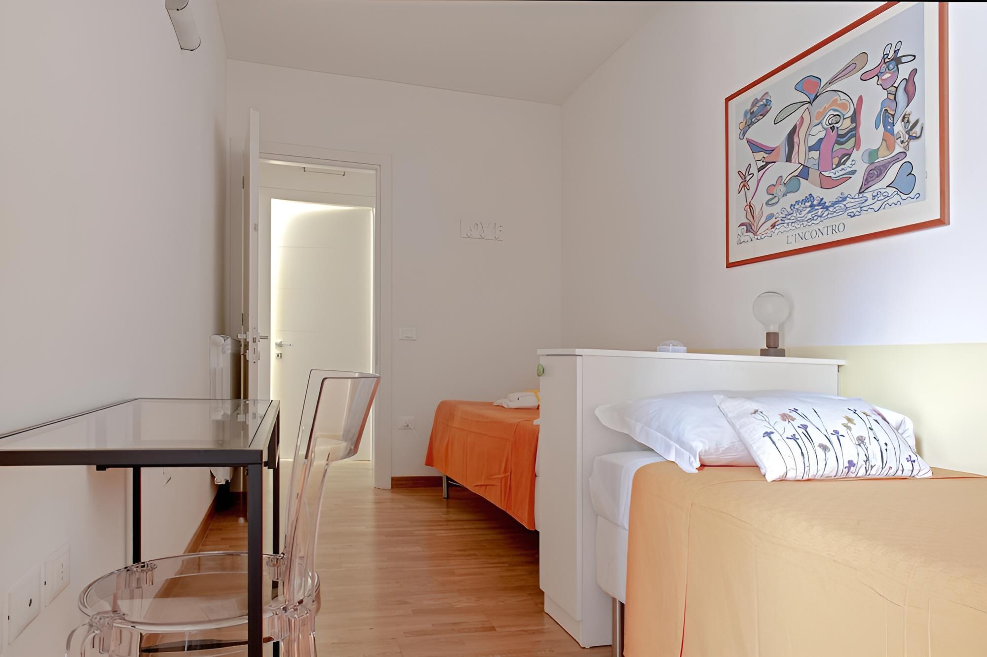 Apartment photo 2