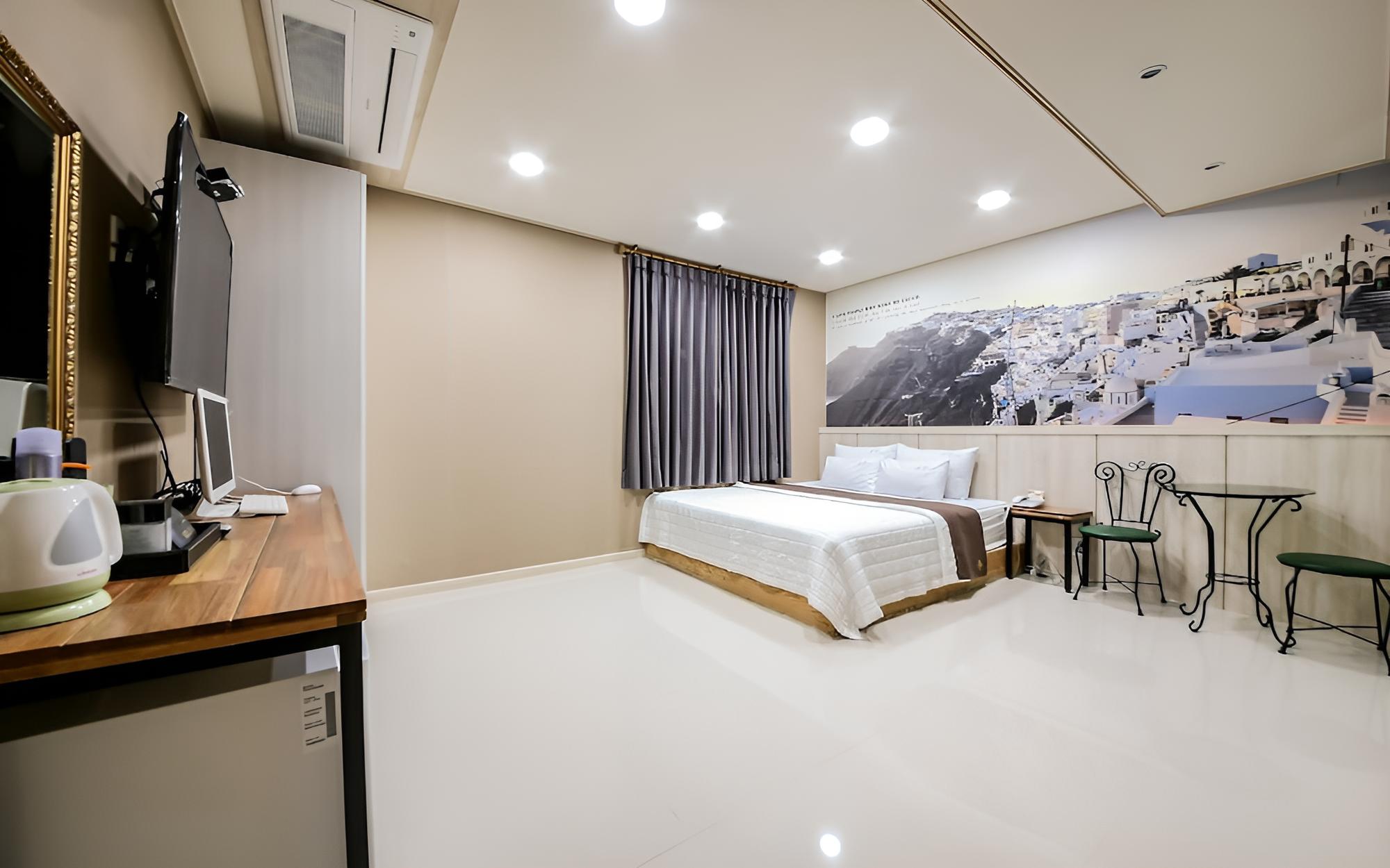 Room (Standard Room)