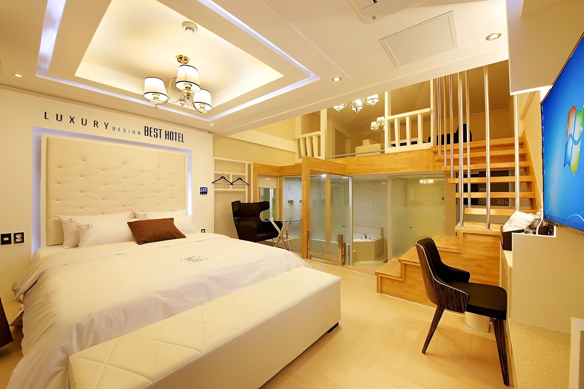 Room (Duplex)