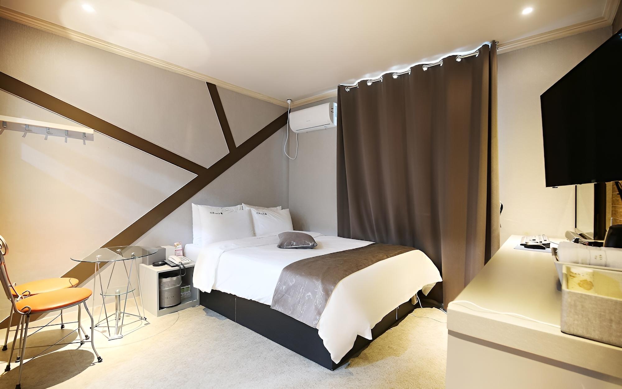 Room (Standard room)