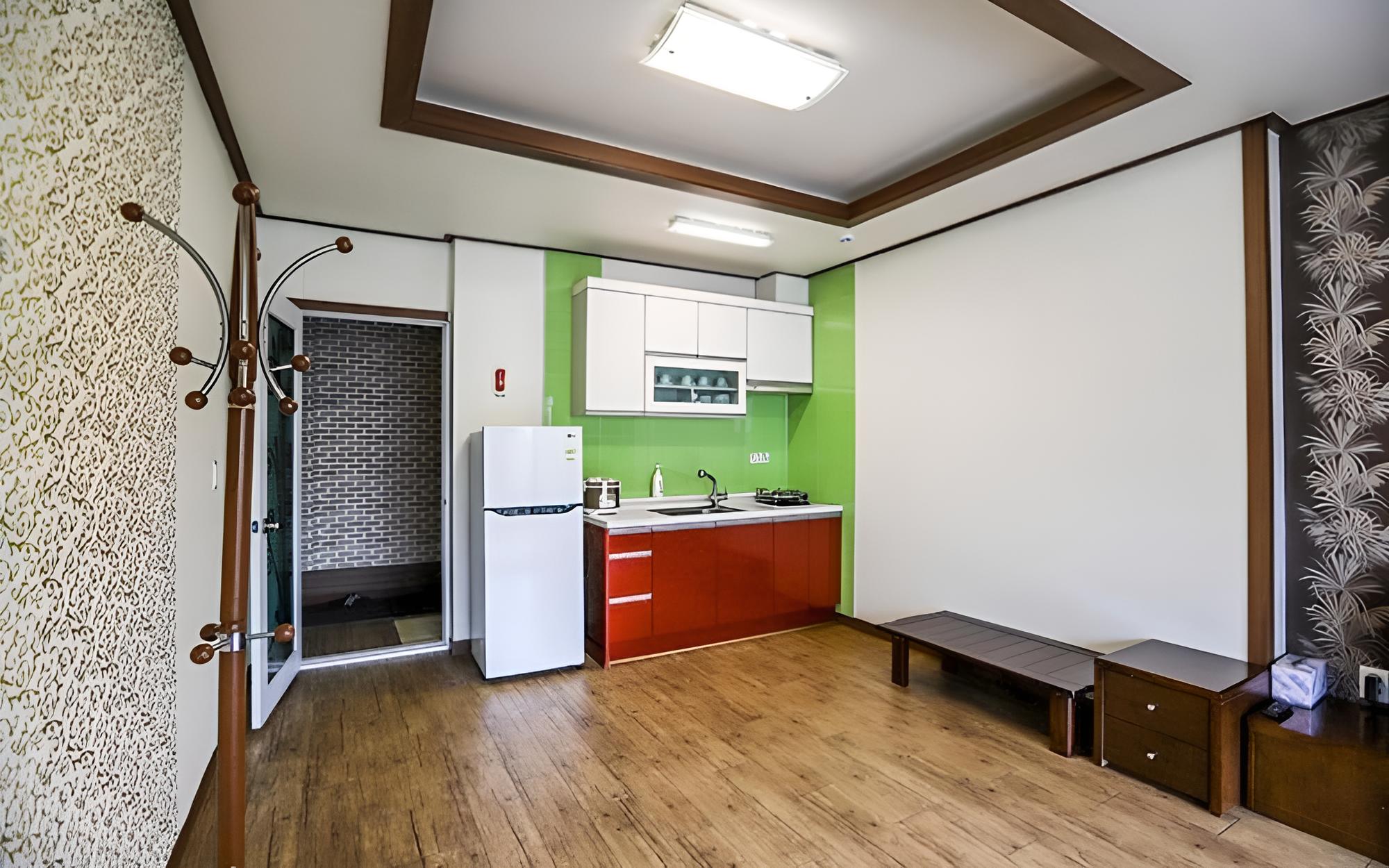 Room (3 building room 103 (33m ondol))