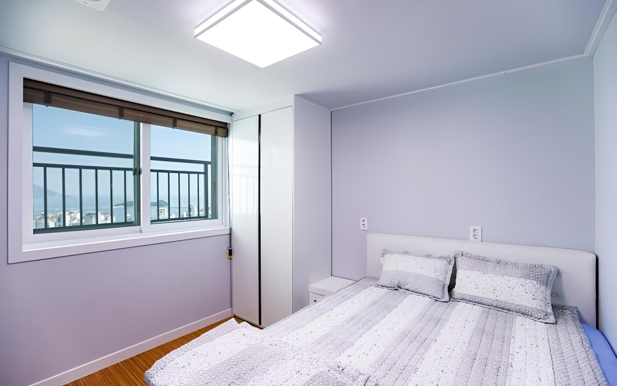 Room (2F Room 202 (Duplex))