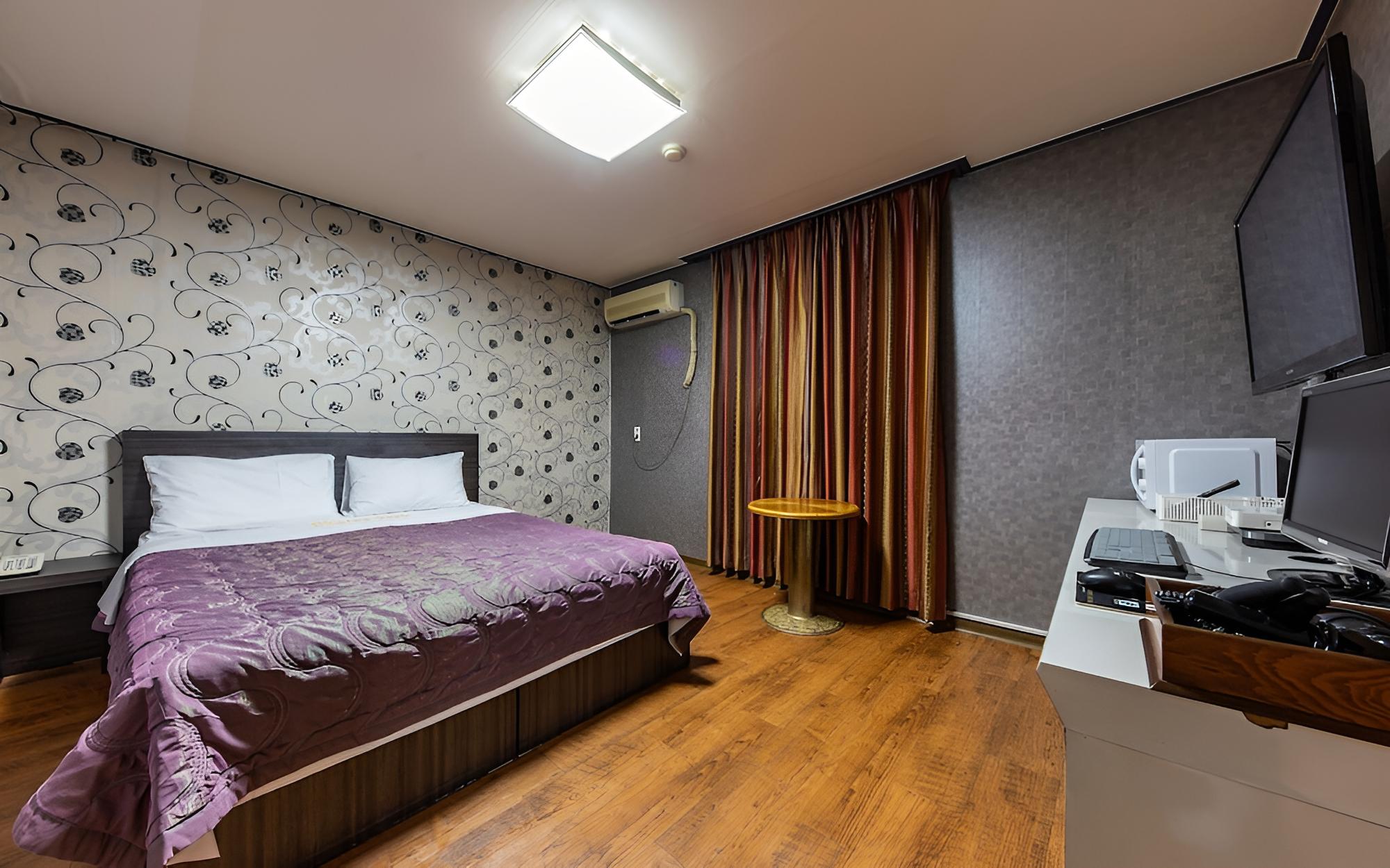 Room (Standard Room)