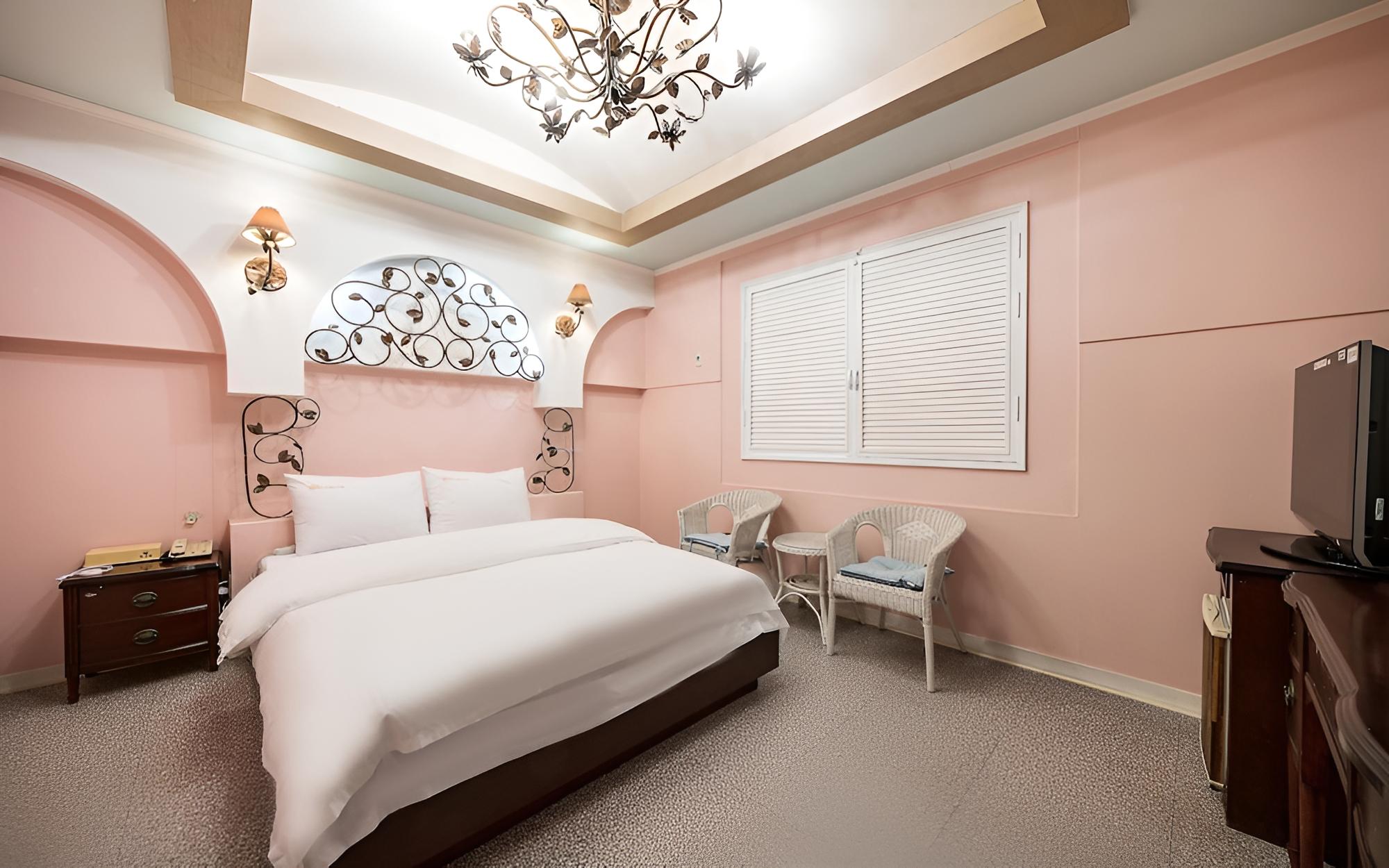 Room (Standard) - Photo 1