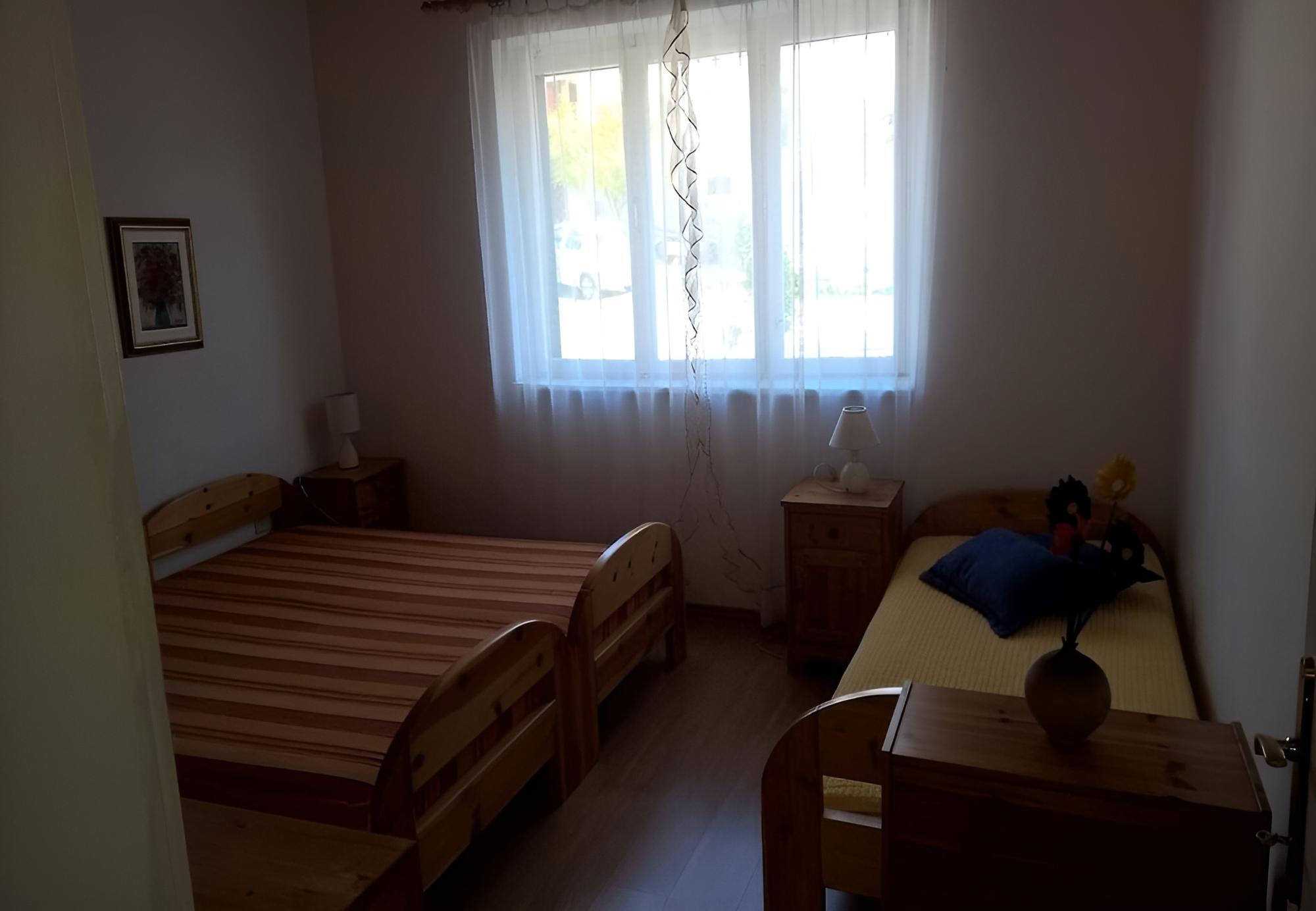 Apartment (Zarko - 20 m from beach - A1(8)) photo 2