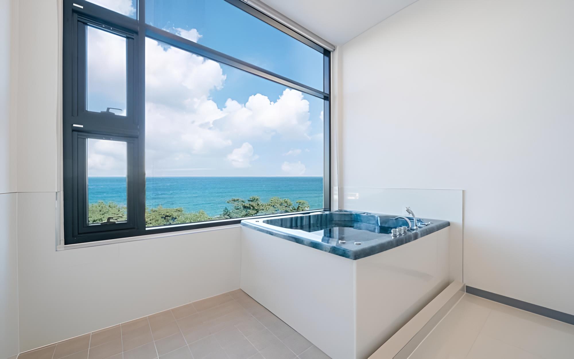 Room (Room 201 (Spa Ocean View Duplex))