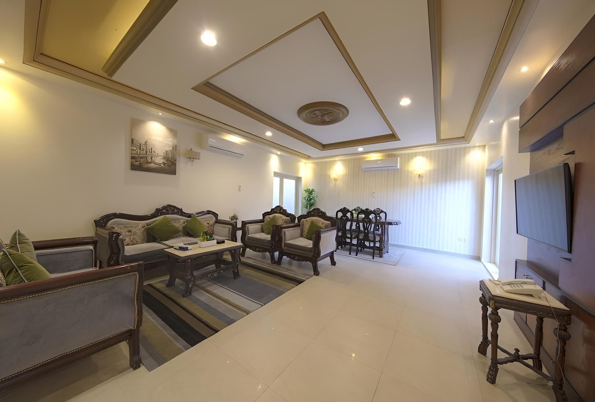 Villa photo 2