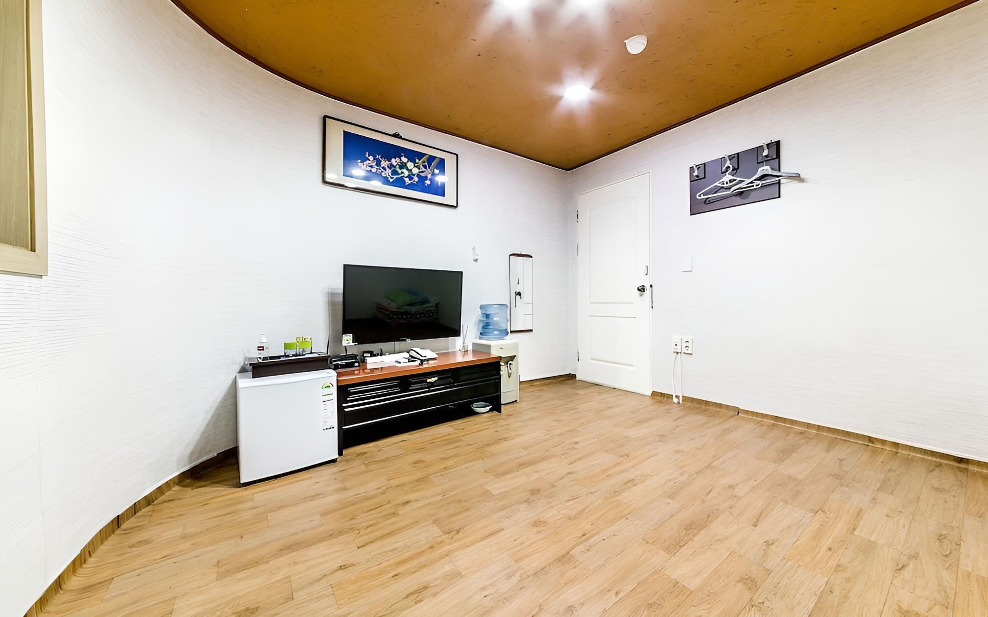 Room (On-dol) - Photo 1