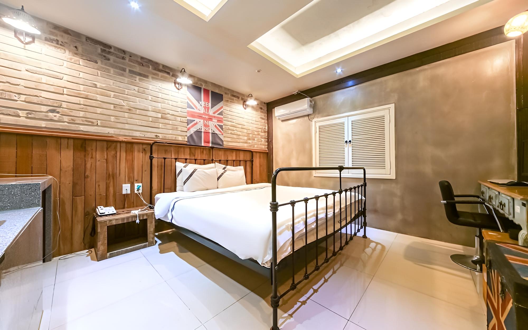 Room (Standard-European Design (PC Netflix )