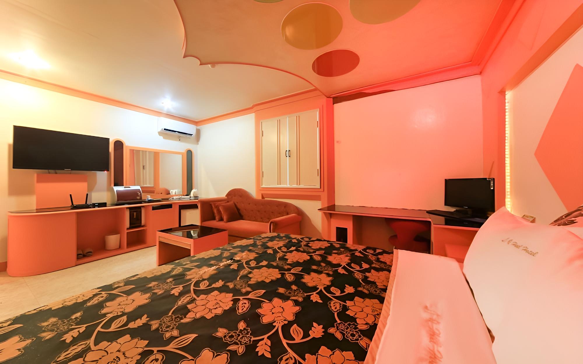 Room (Standard Room) - Photo 6