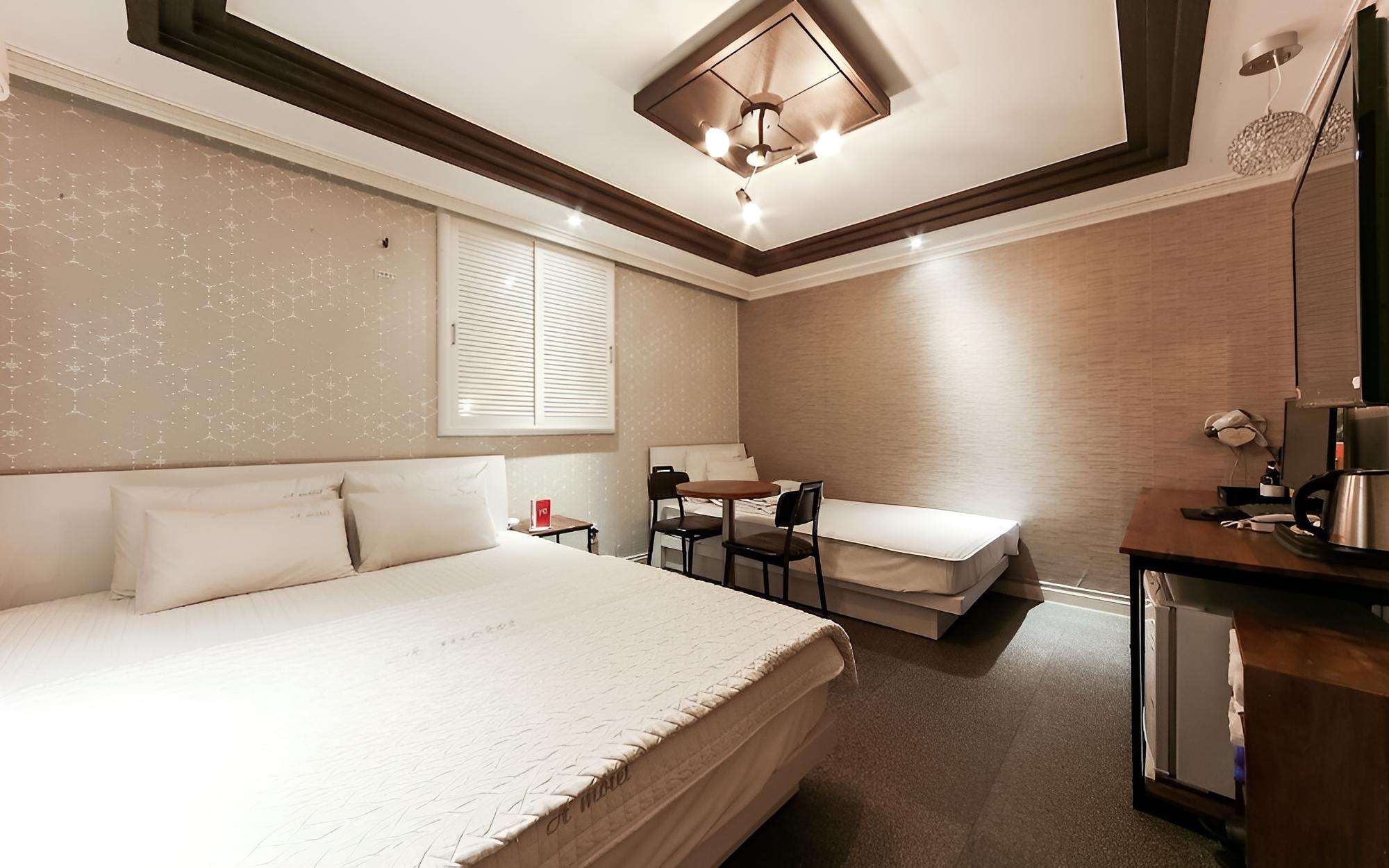 Room (Deluxe Twin Room (Netflix viewing ava)