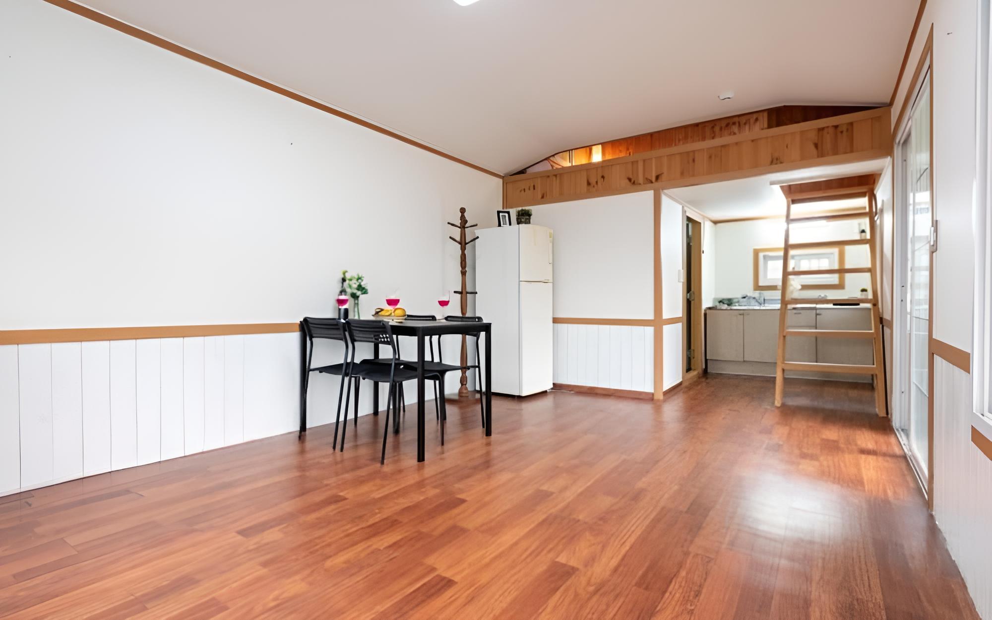 Room (Raw Potato (Duplex Unshared House))