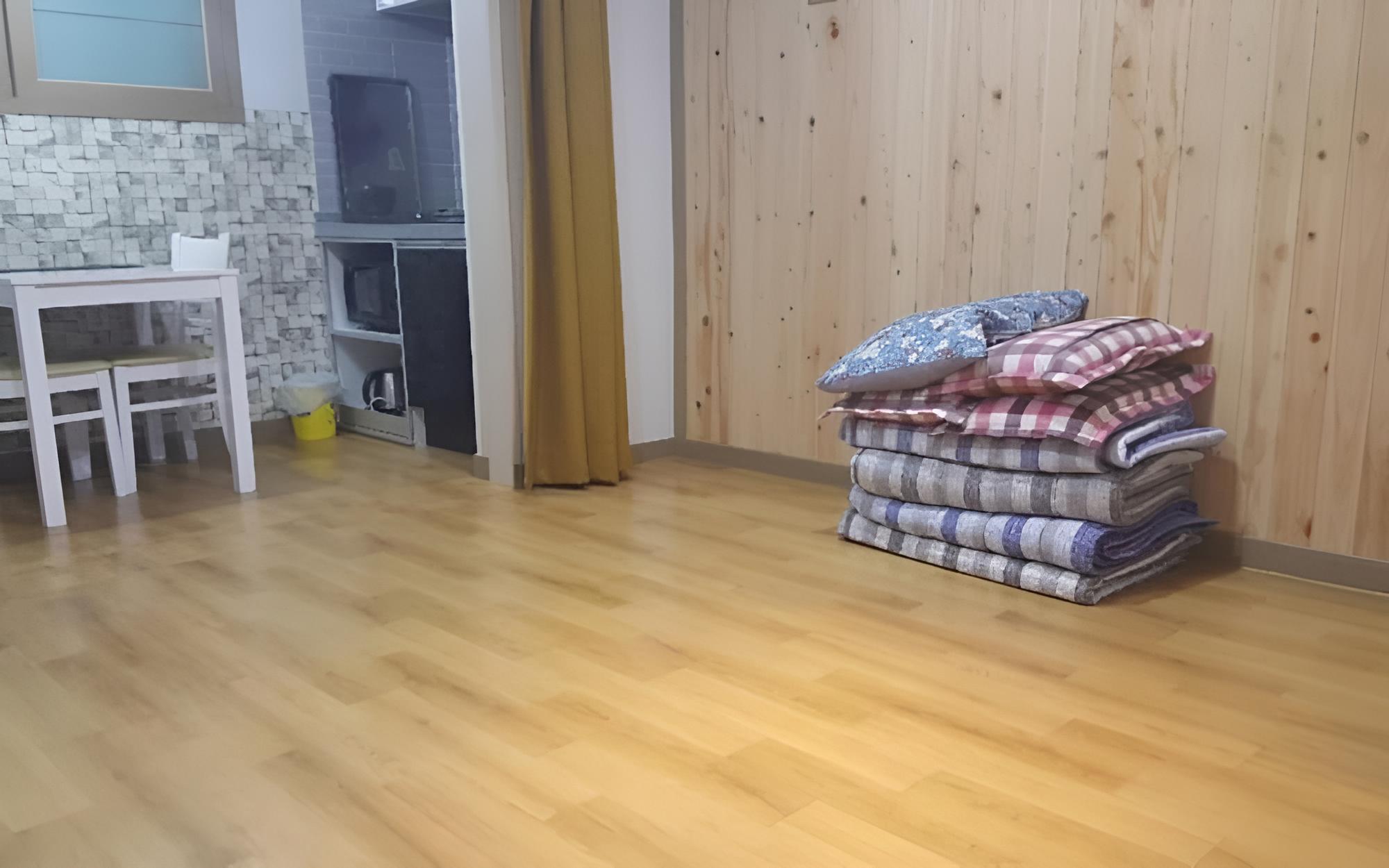 Room (B Room Suite Room 1F (Kitchen + Priva)