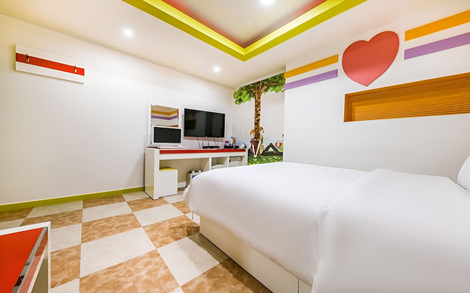 Room (Special Event Room (Random assignment)