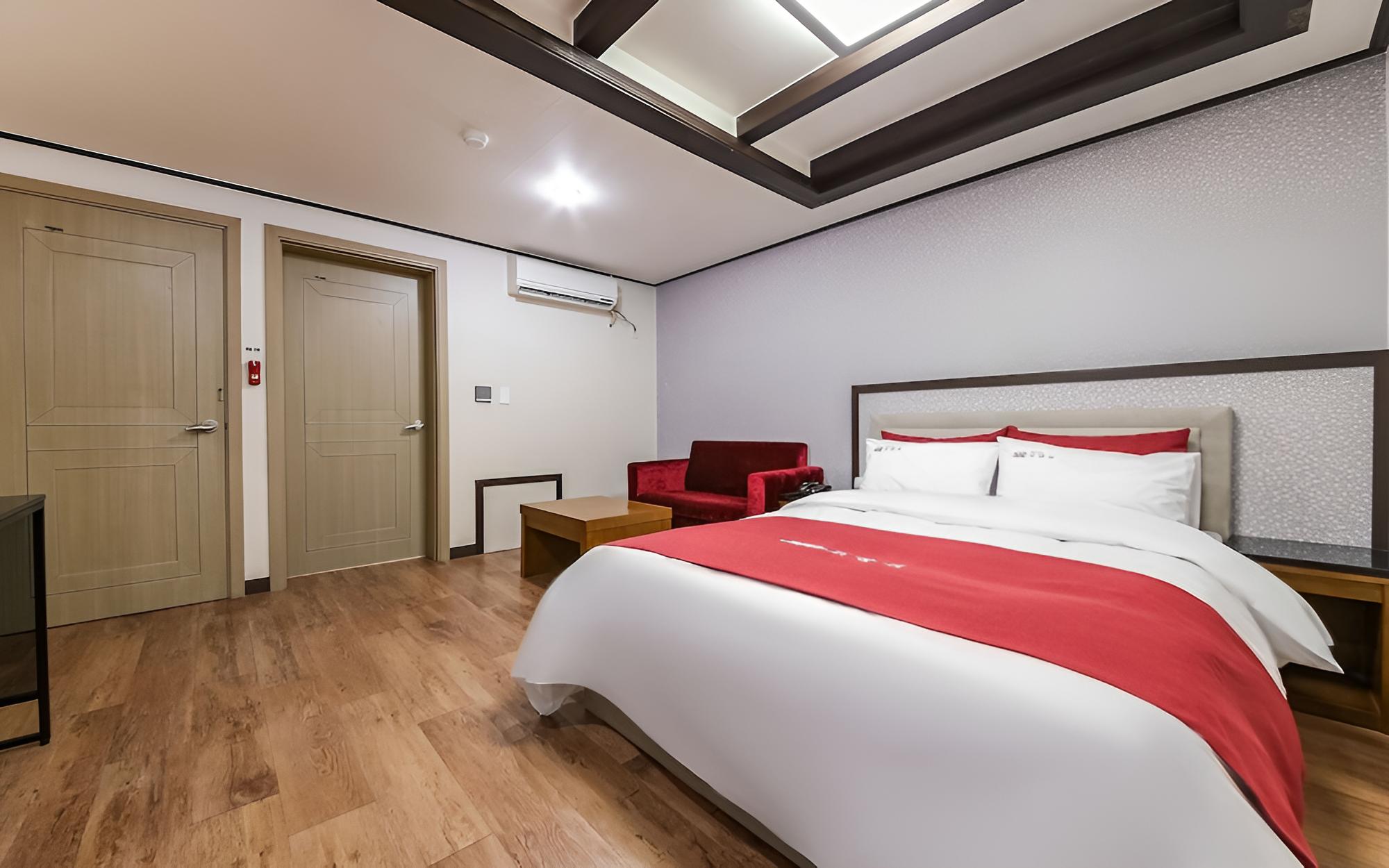 Room (Standard room (Non-smoking room))
