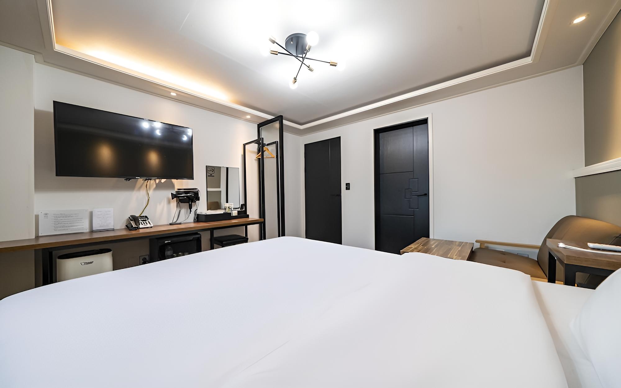 Room (Special Room) - Photo 5