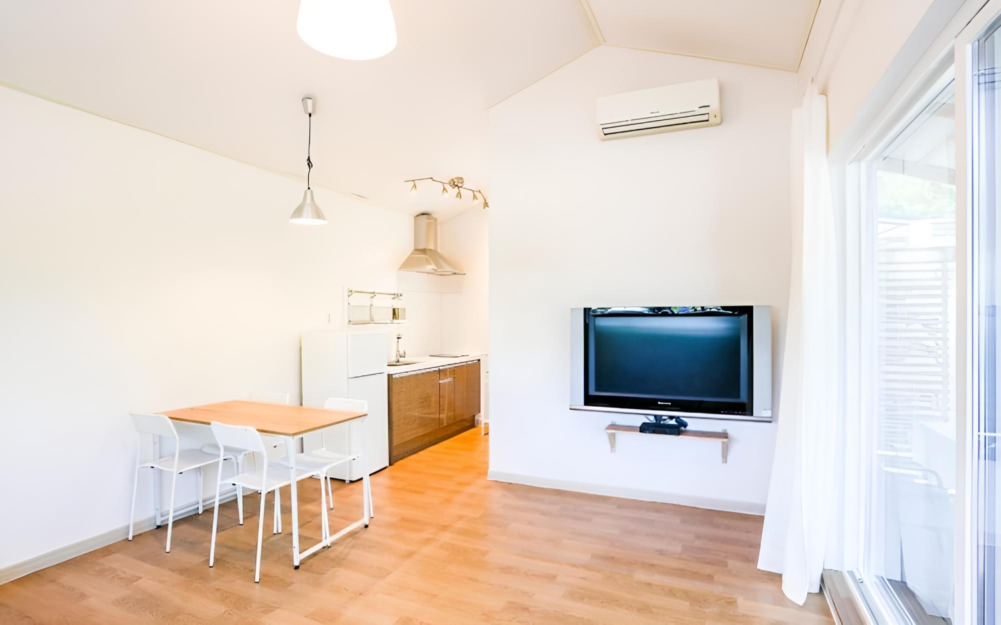 Room (Room 3 (Studio type))