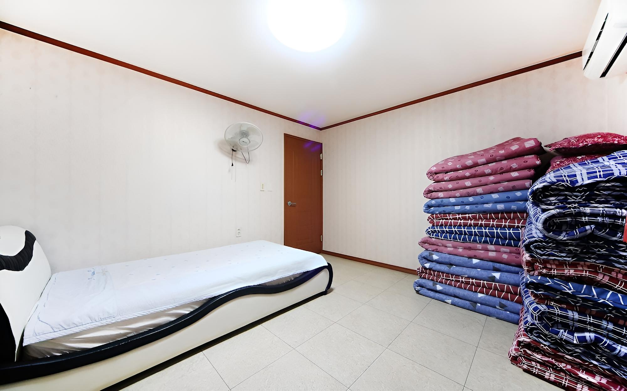 Room (Large Room) photo 2