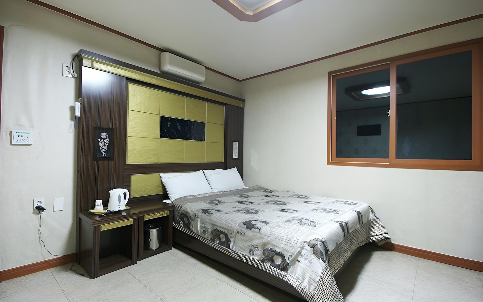 Room (Special Room)