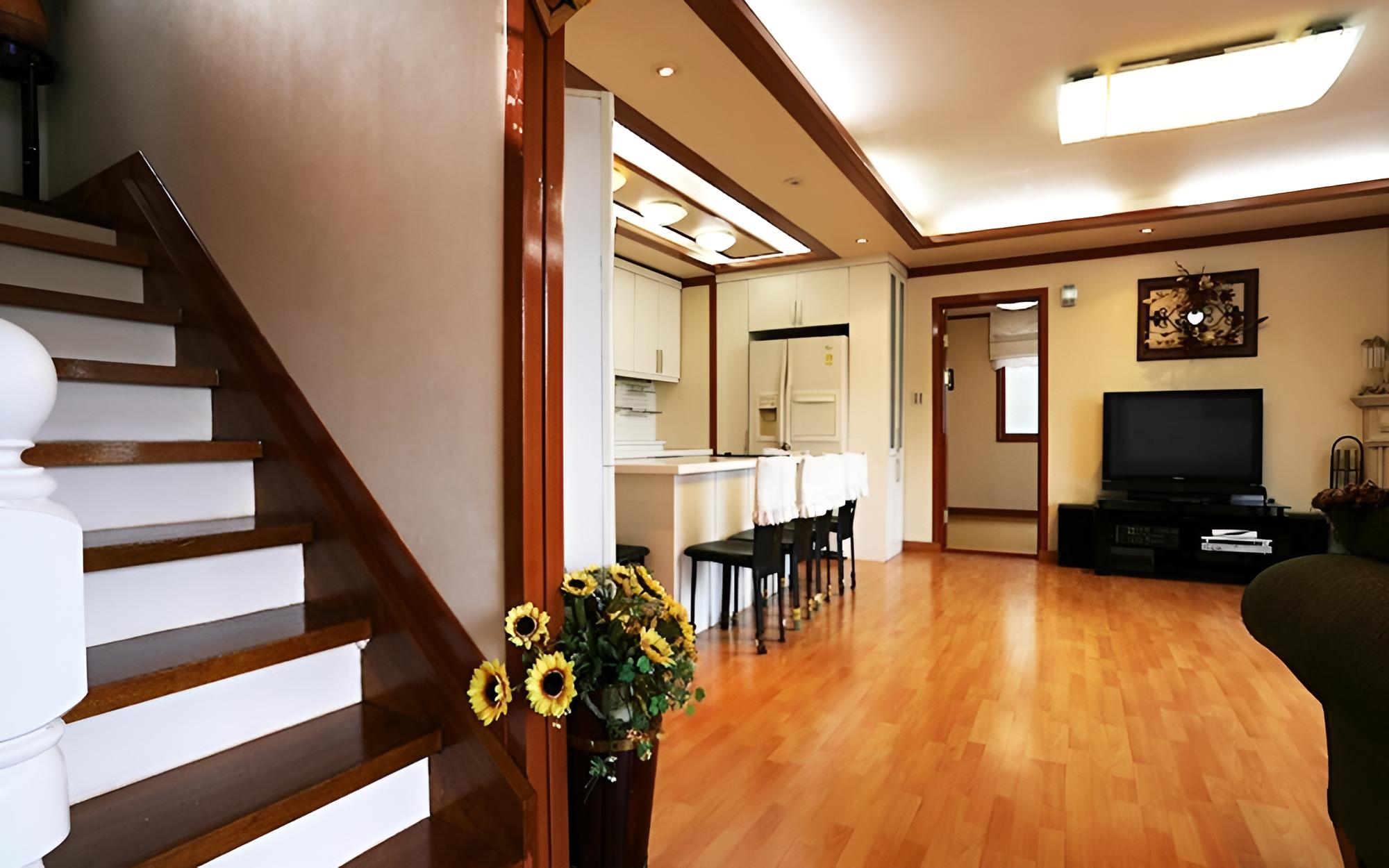 Room (White House(Unshared House Duplex))