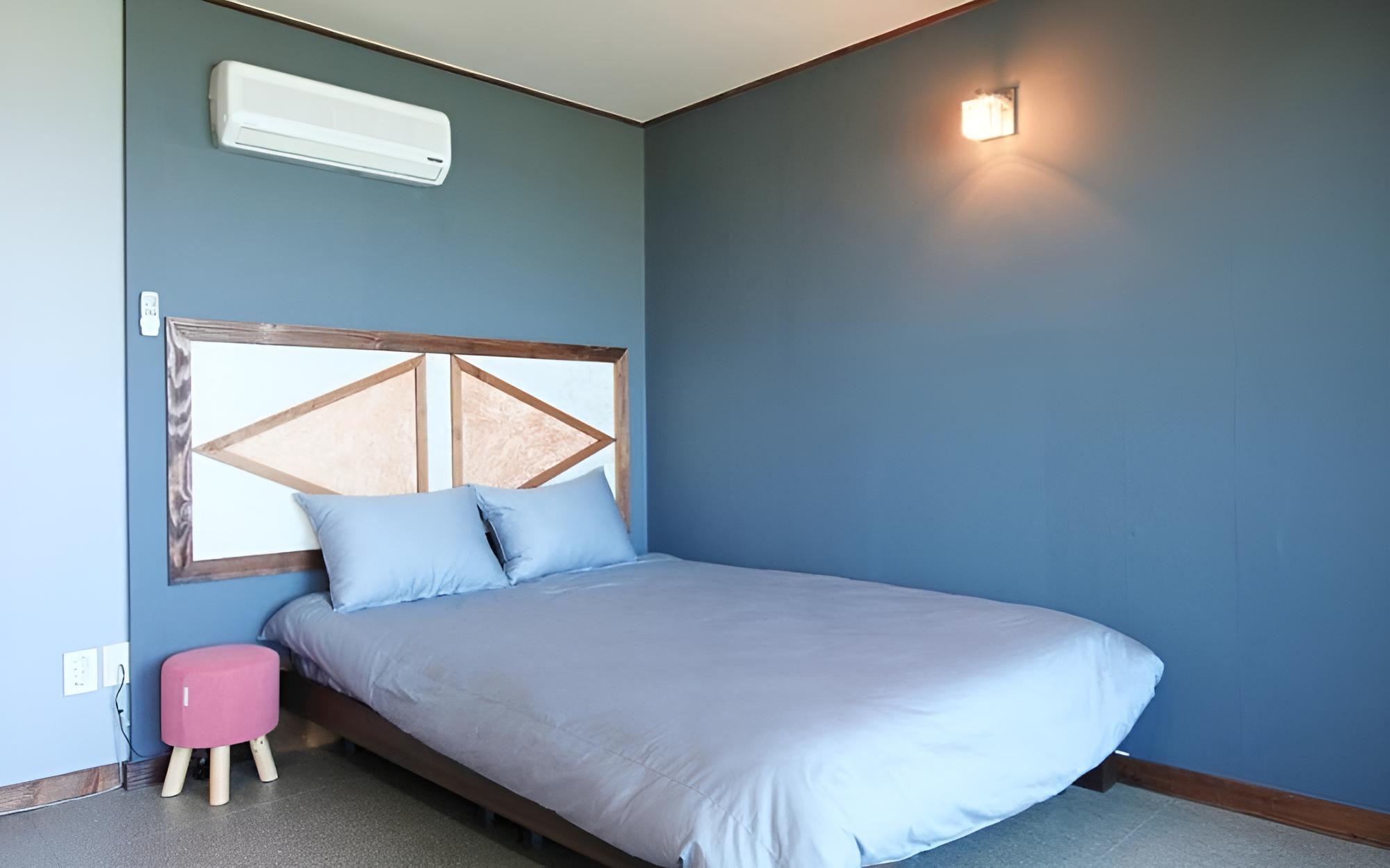 Room (301 beds)