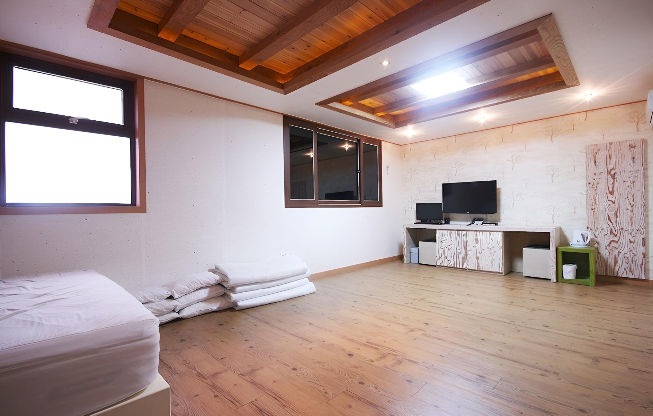 Room (Korean Style Room VIP (Netflix Roofto) photo 2